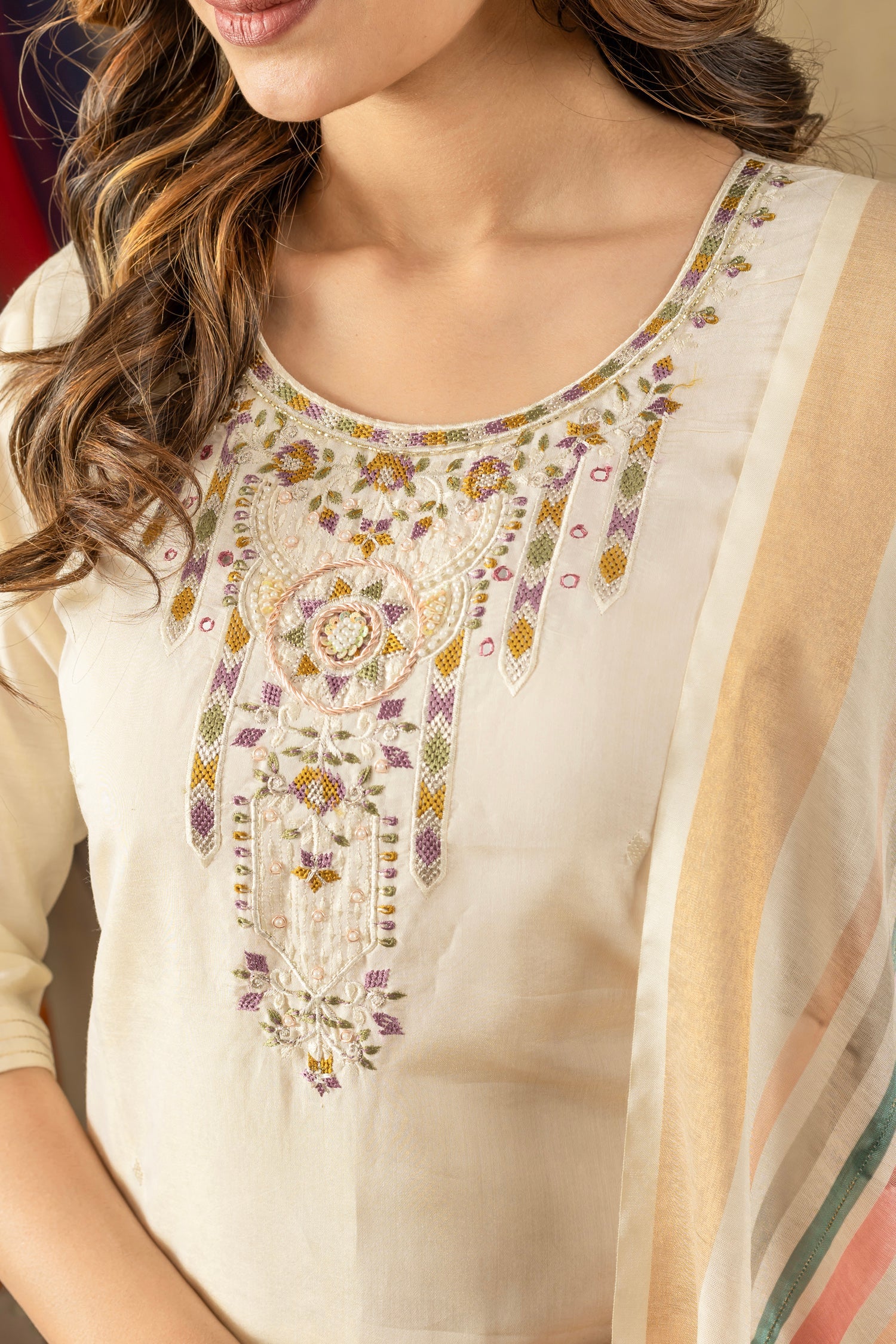 Lorenvalley Fashion Offwhite Shimmer Gold Silk Multi Embroidery Thread With Hand Work Kurta Pant Dupatta