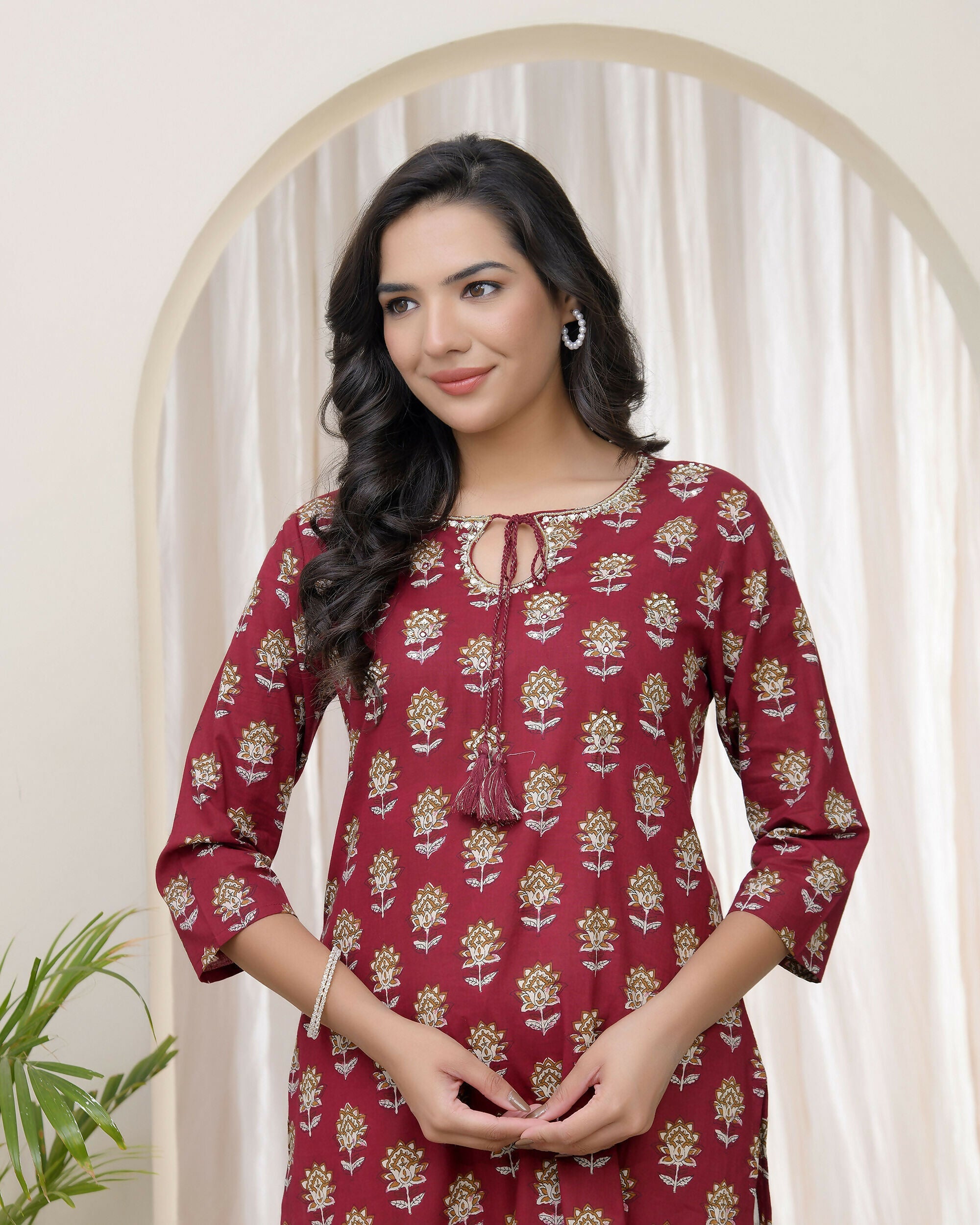 Vaasva Women Maroon Cotton Printed Straight Kurti With Pant