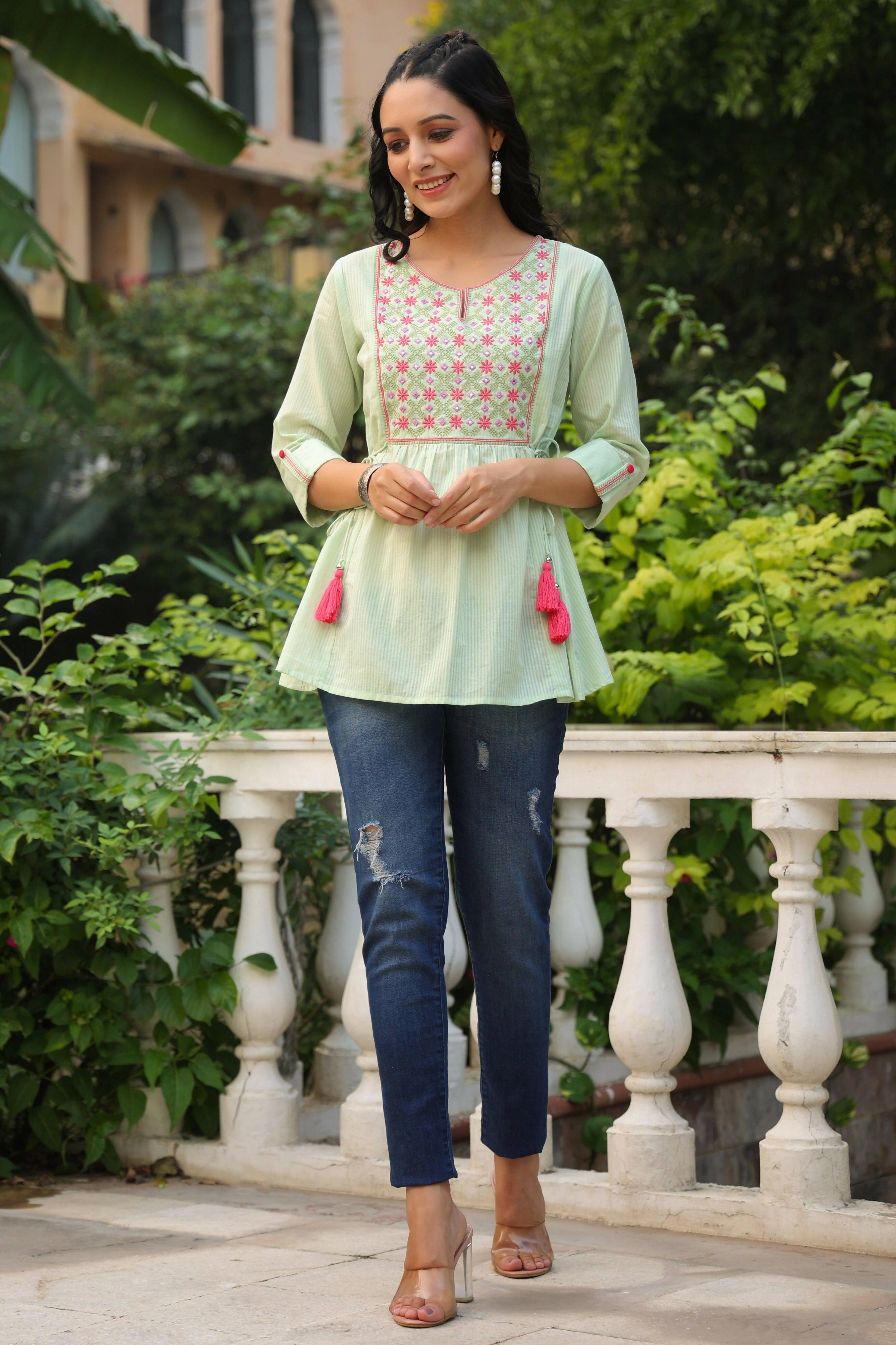 Juniper Women's Green Cotton Dobby Solid Embroidered Straight Tunic