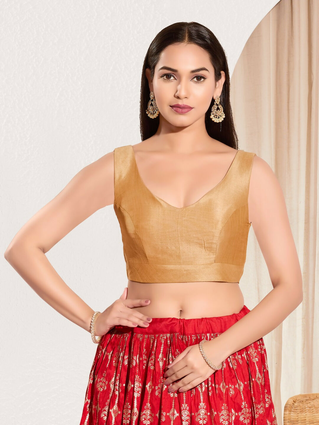 Joban Fashion Gold Mulberry Silk Padded Blouse With Round Neck Sleeveless