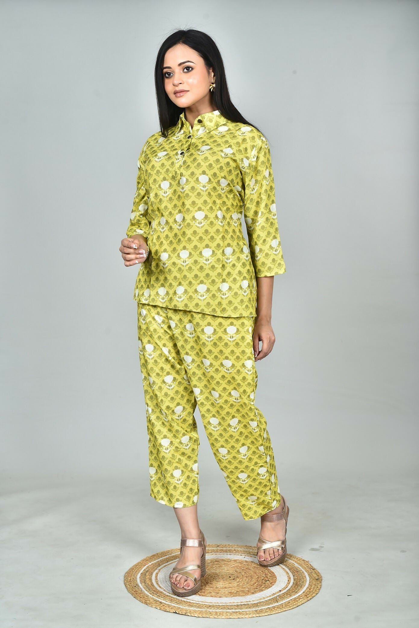 Morchari Digital Print Semi Muslin Co-Ord Set Top & Trouser-Multicolor