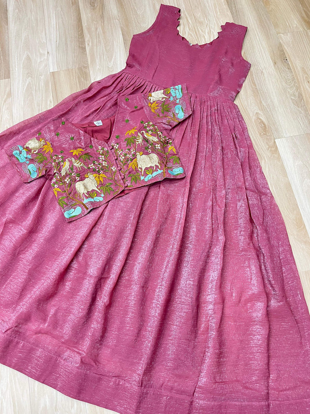 Prazu Fashion Onion Pink Silver Crunchy Fabric Embroidered Gown With Koti