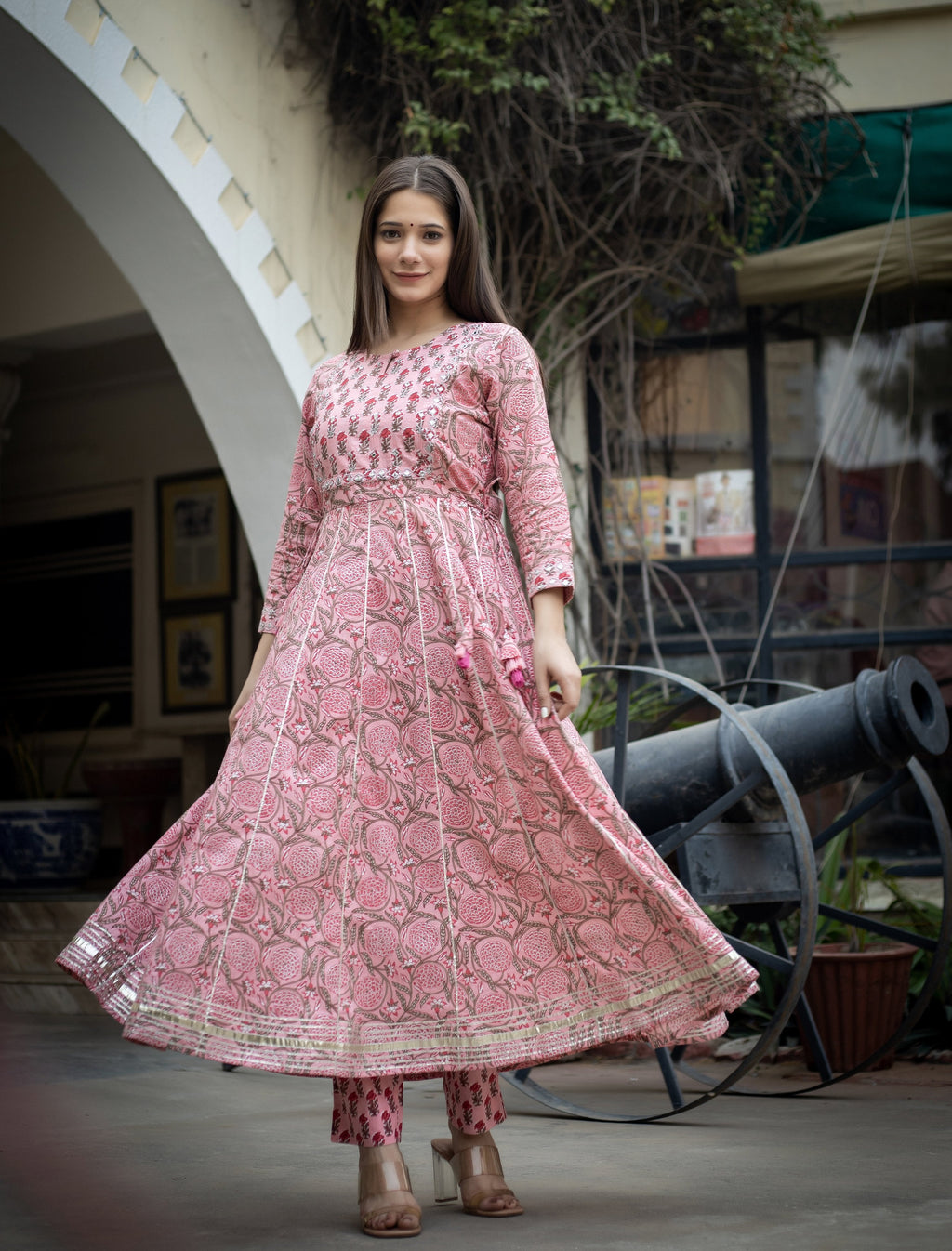 Kaajh Women's Pink Floral Anarkali Kurta Pant Set