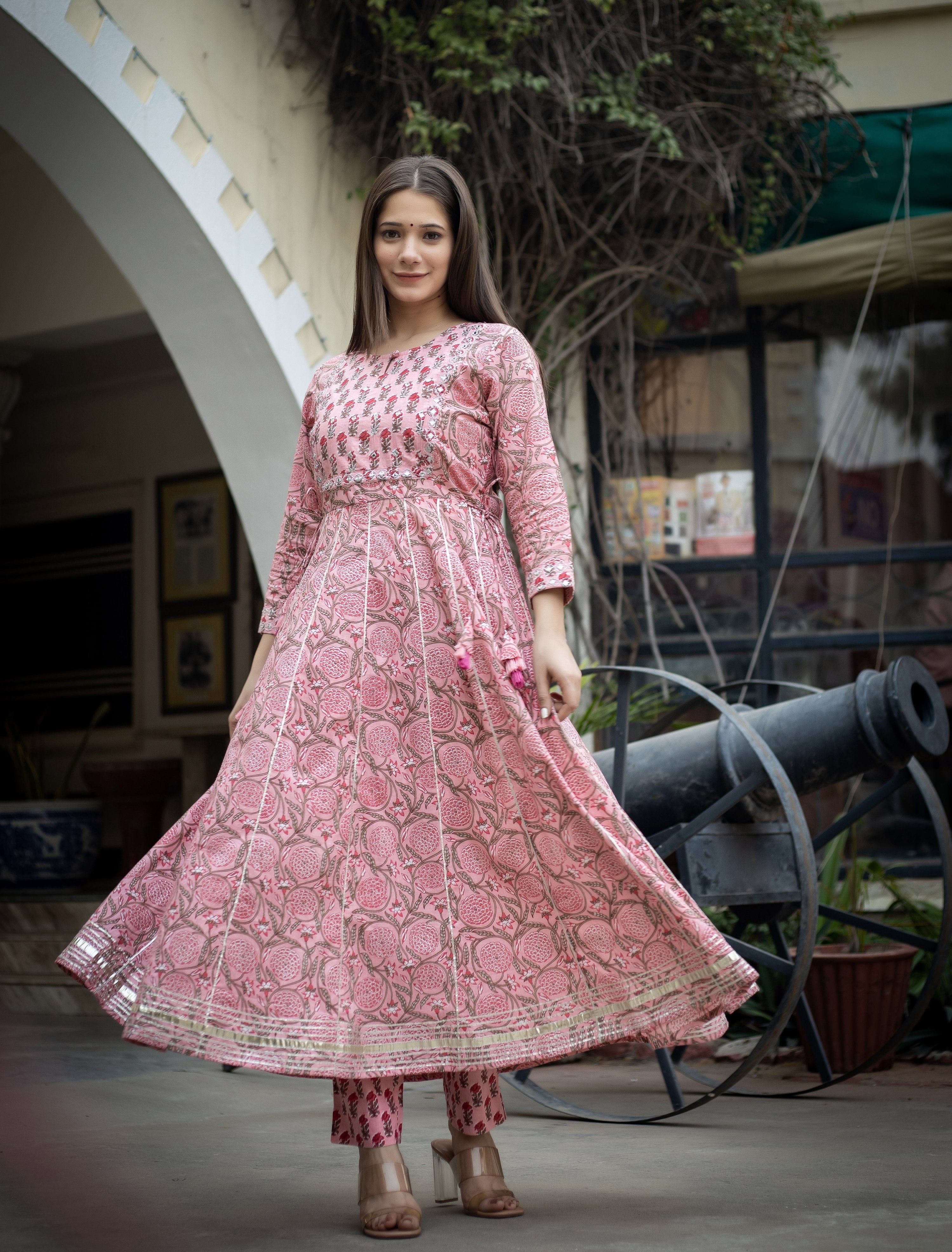 Kaajh Women's Pink Floral Anarkali Kurta Pant Set