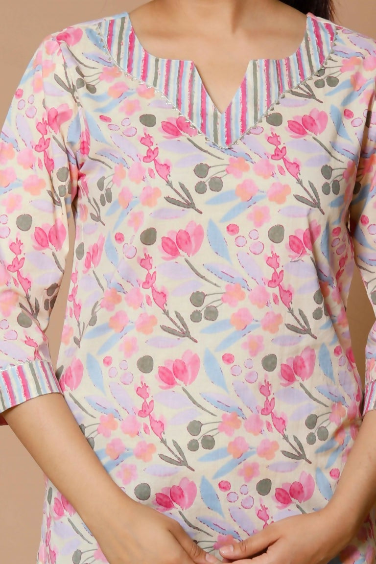 Miravan Women's Floral Printed Pure Cotton Pink Kurti