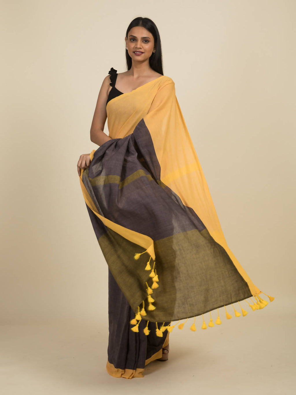Suta Grey Yellow Colourblocked Pure Cotton Saree