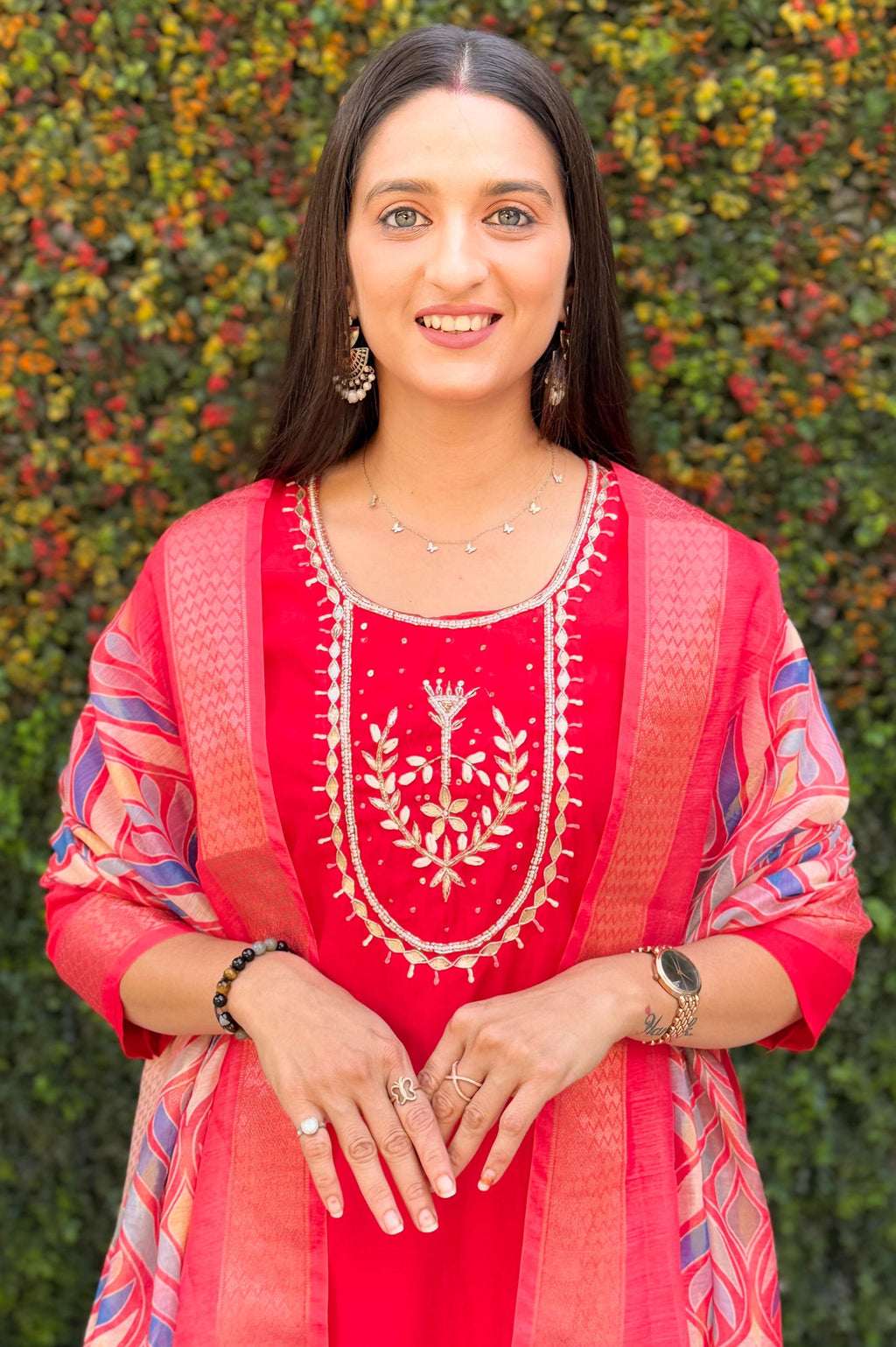 Vedant Vastram Kurta Pant Set With Dupatta Having Beautiful Handwork - Red