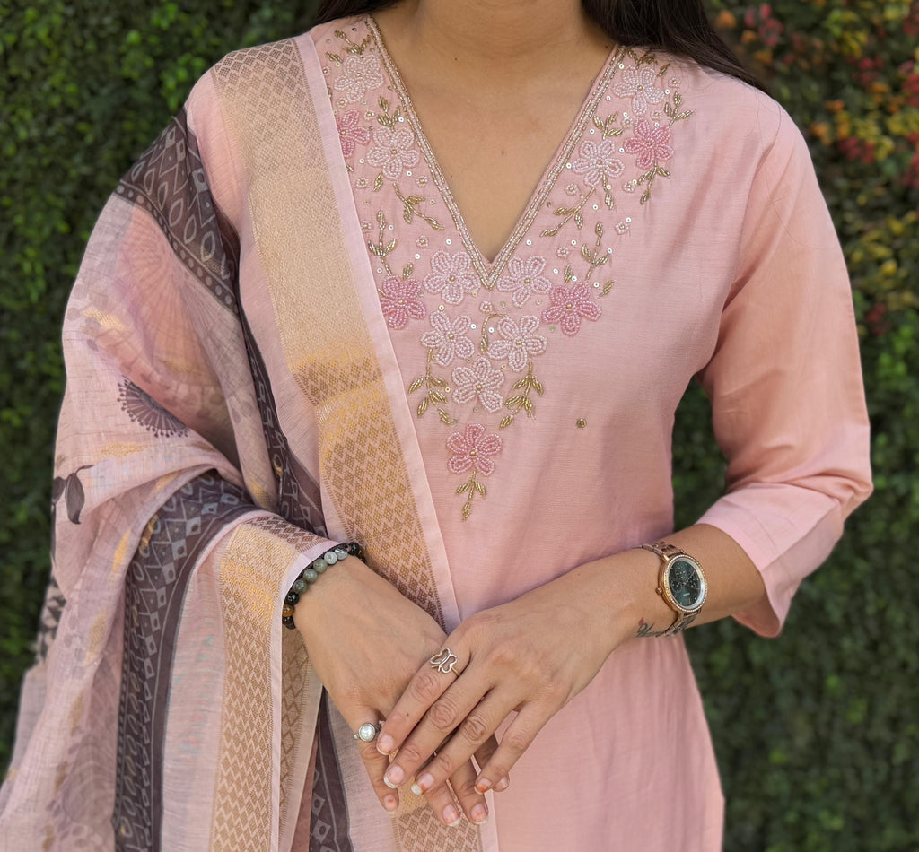 Vedant Vastram Kurta Pant Set With Dupatta Having Beautiful Handwork - Peach
