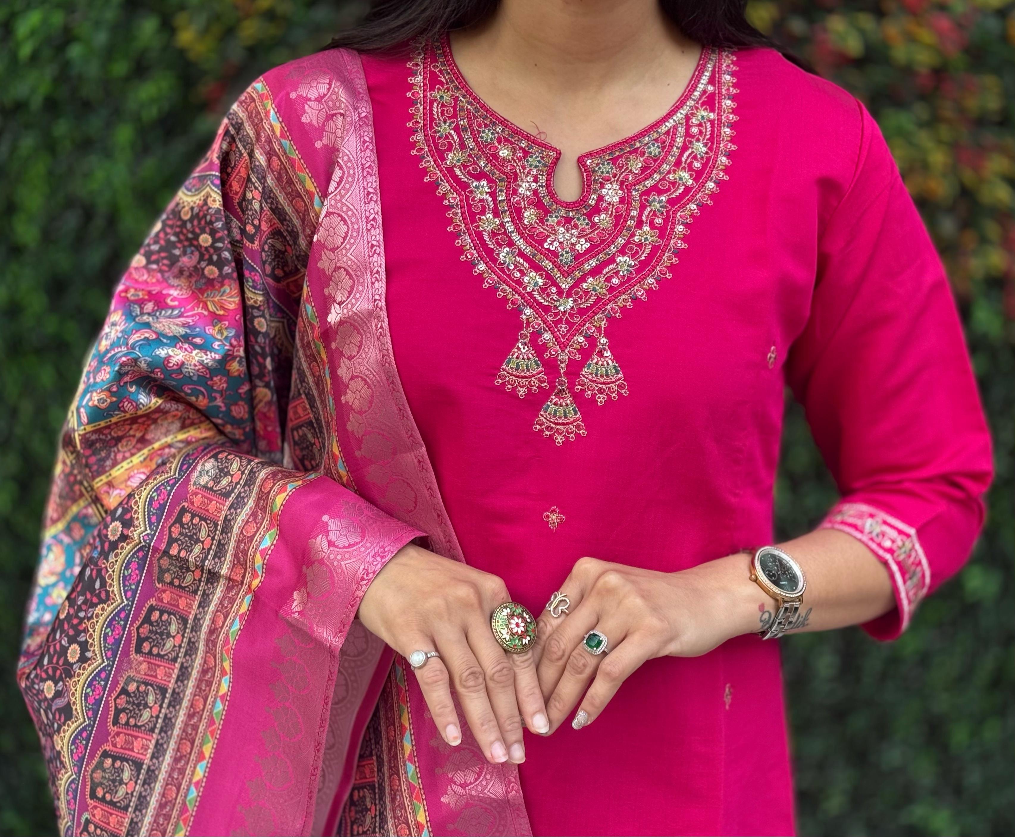 Vedant Vastram Kurta Pant Set With Dupatta Having Beautiful Handwork - Pink
