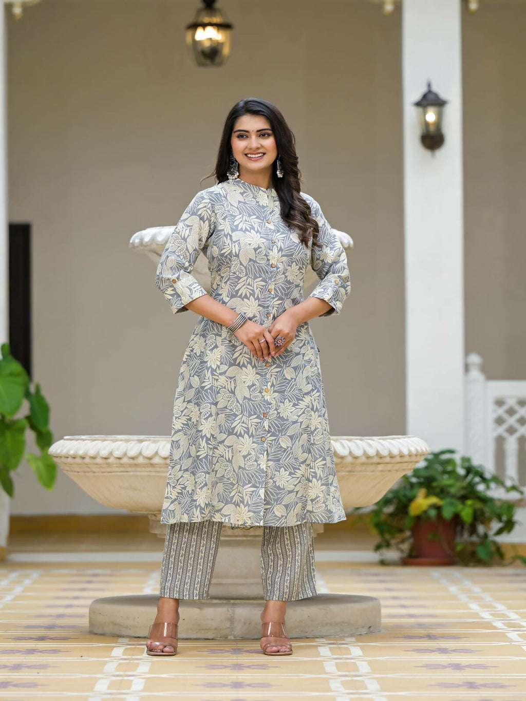 Juniper Women's Grey Floral Printed Cotton Kurta Set With Buttons