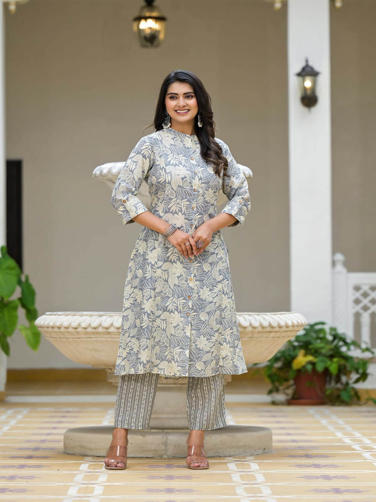 Juniper Women's Grey Floral Printed Cotton Kurta Set With Buttons
