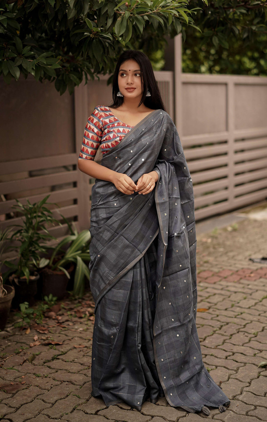 Grey Pure Linen Ethnic Motifs Saree with Unstitched Blouse - Hiral Fashion