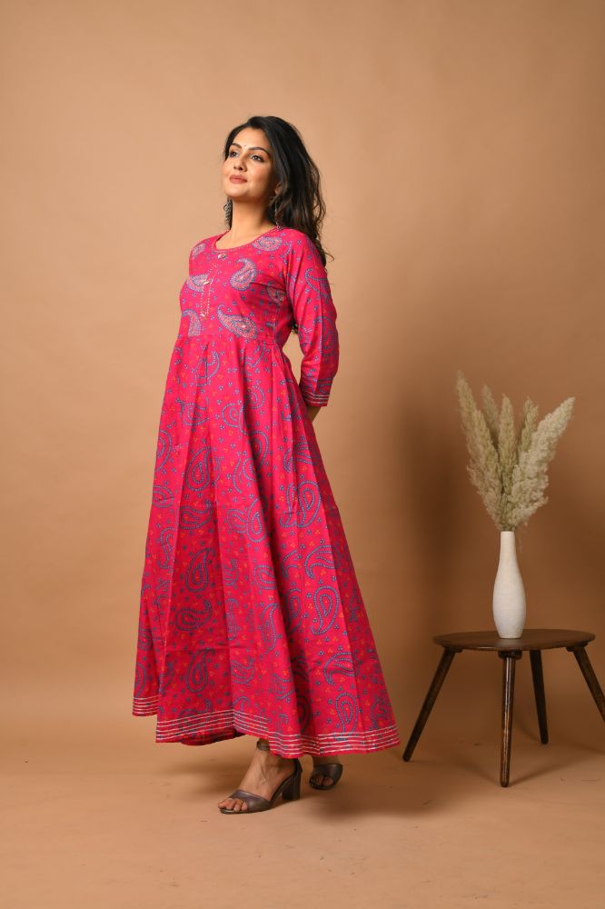 Kaajh Women's Pink Paisley Print kurta