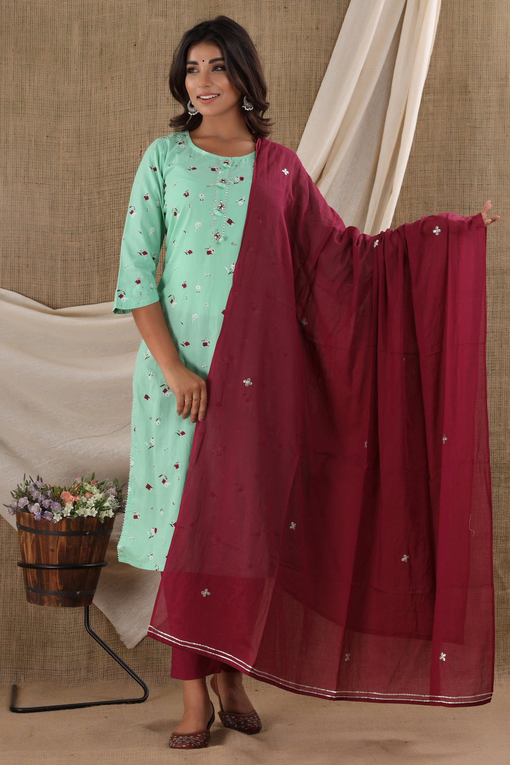 Kaajh Women's Green Floral Print Suit Set