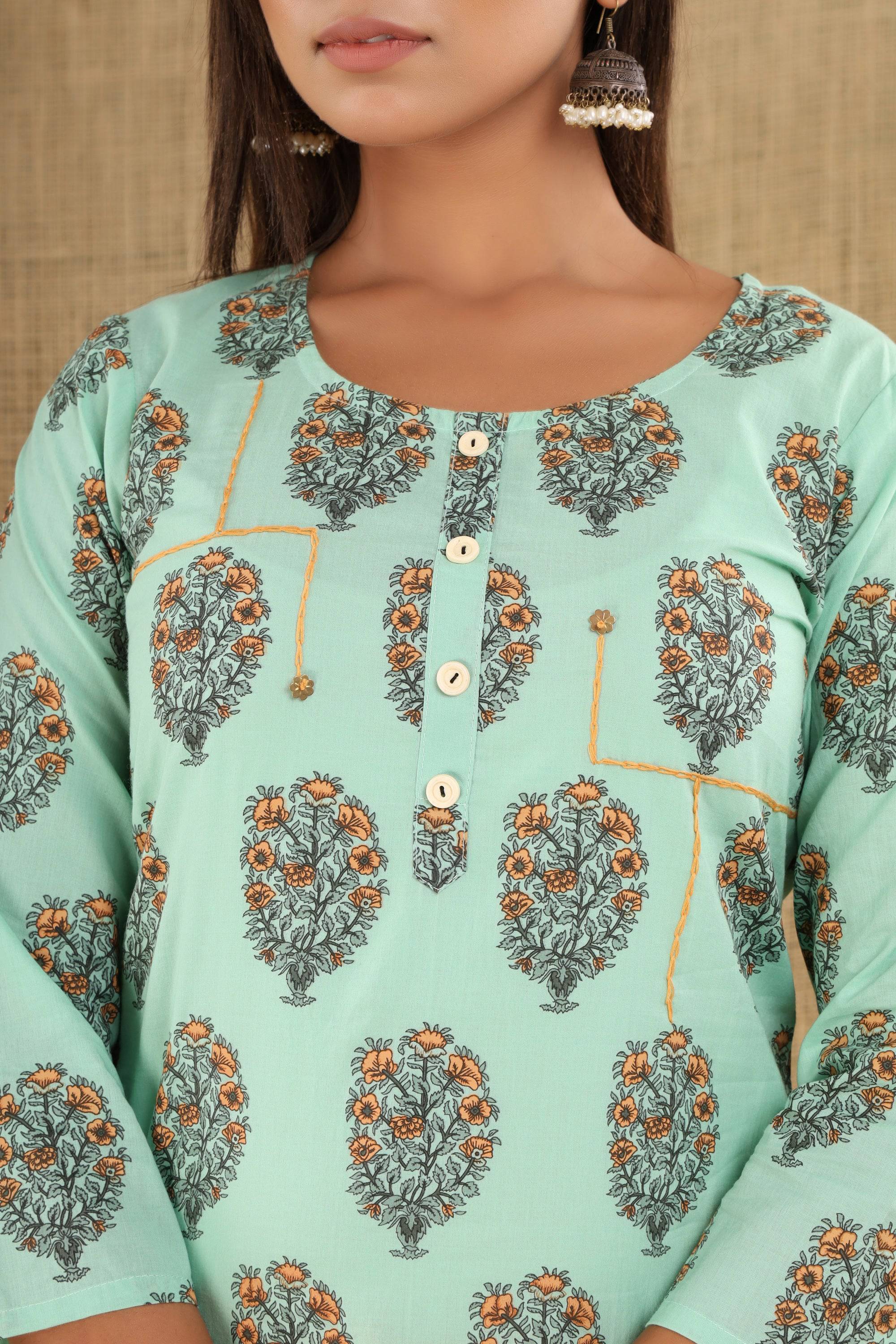 Kaajh Women's Green Booti Print Suit Set