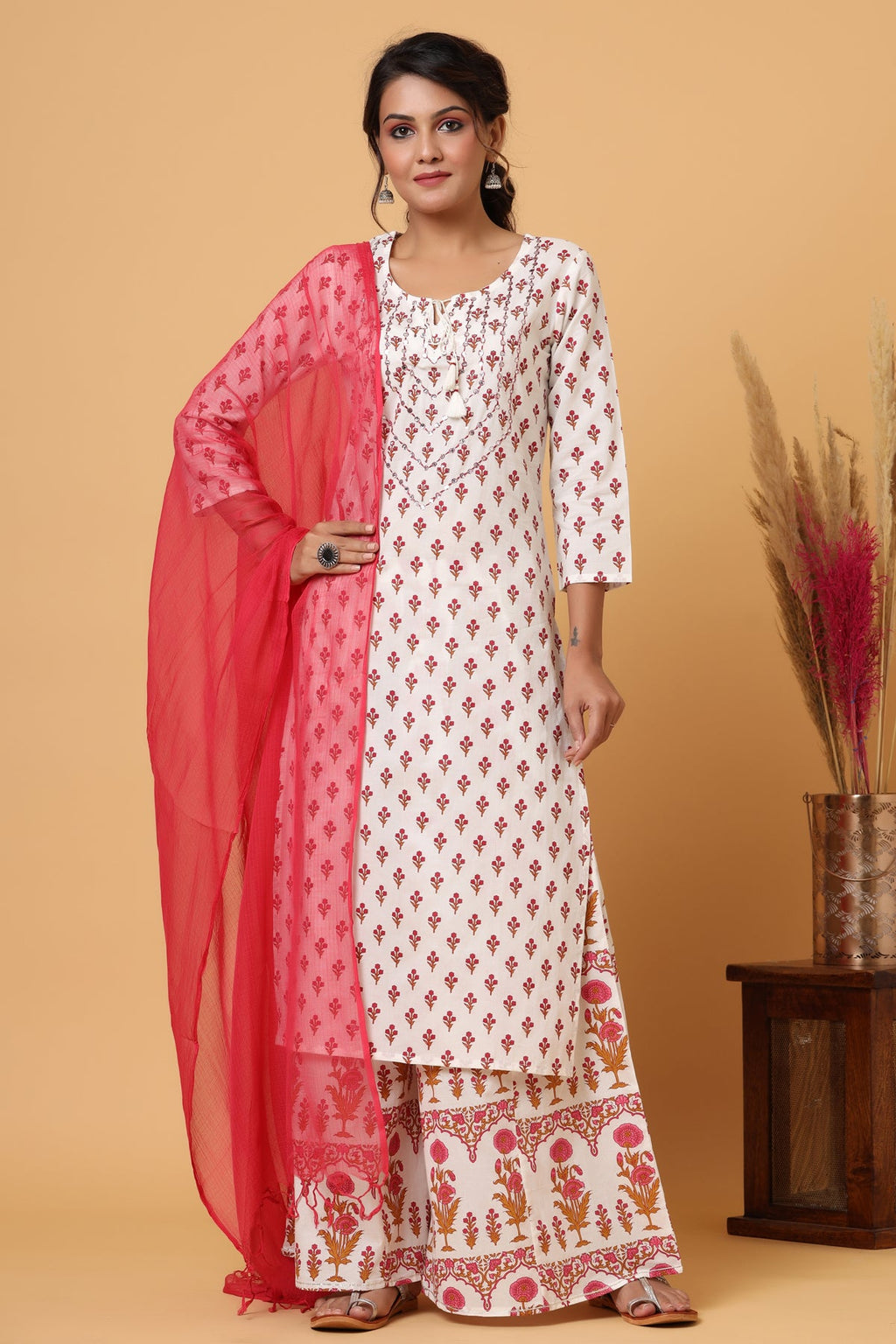 Kaajh Women's White Red Floral Print Suit Set