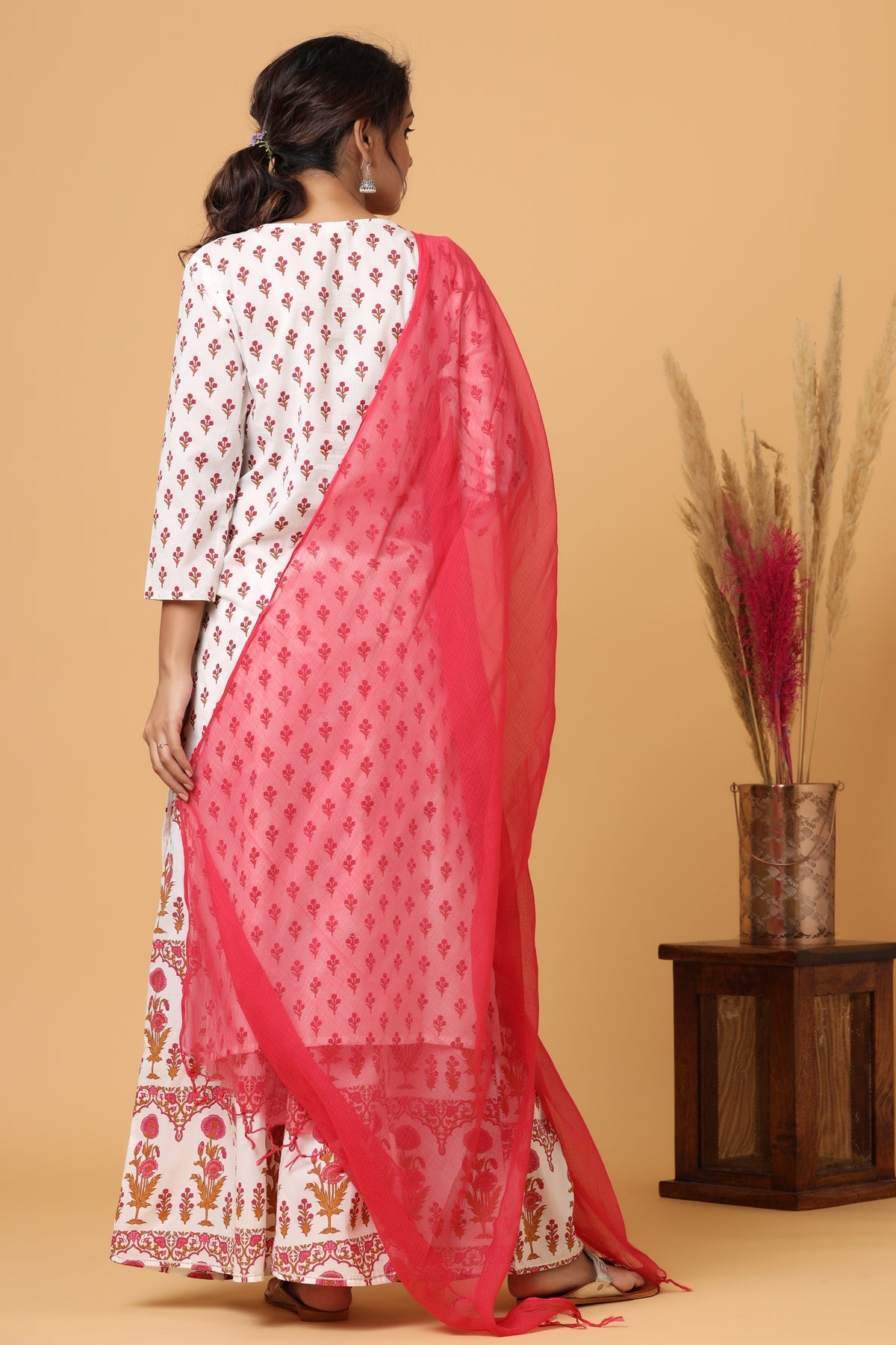 Kaajh Women's White Red Floral Print Suit Set