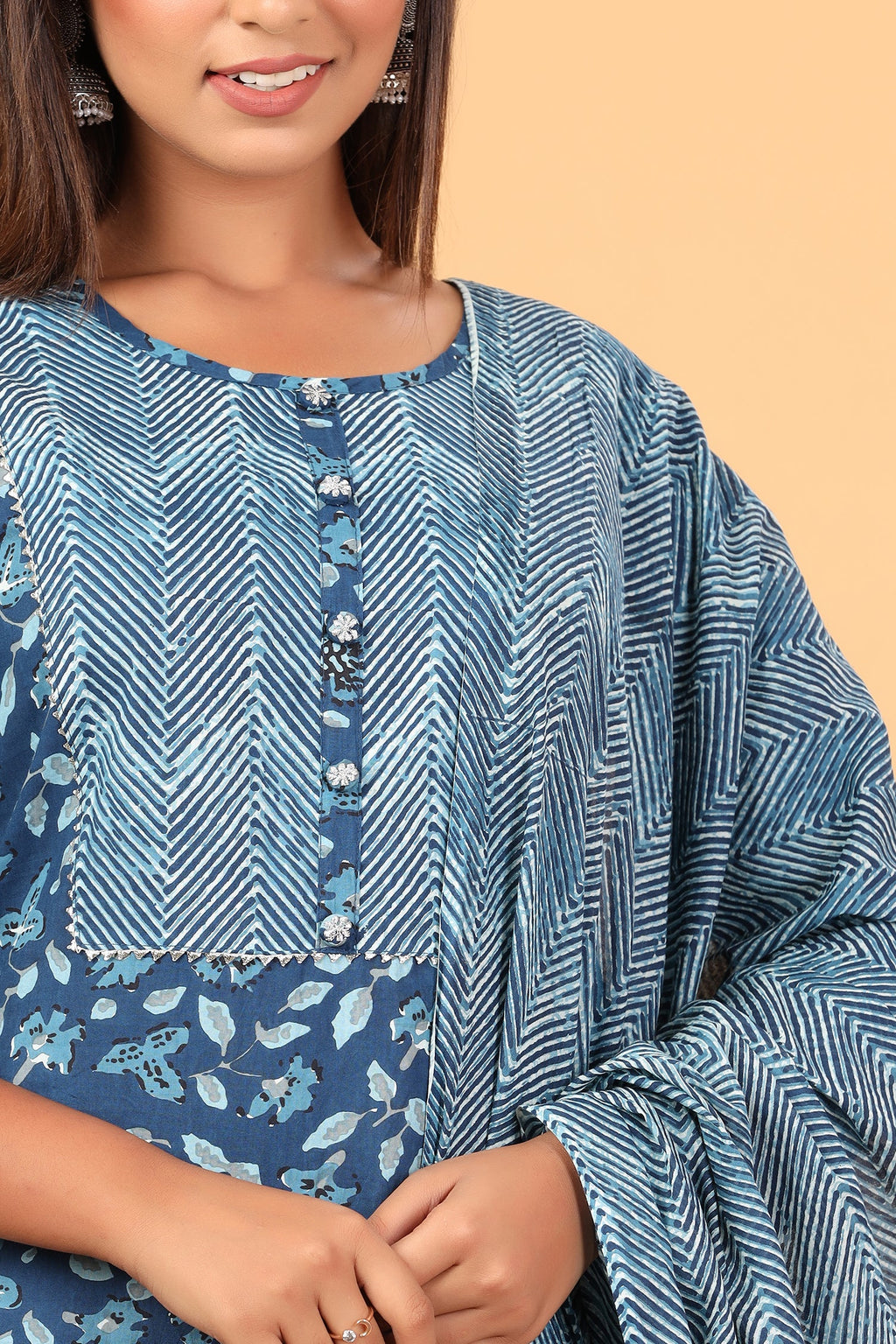 Kaajh Women's Blue Floral Print Suit Set