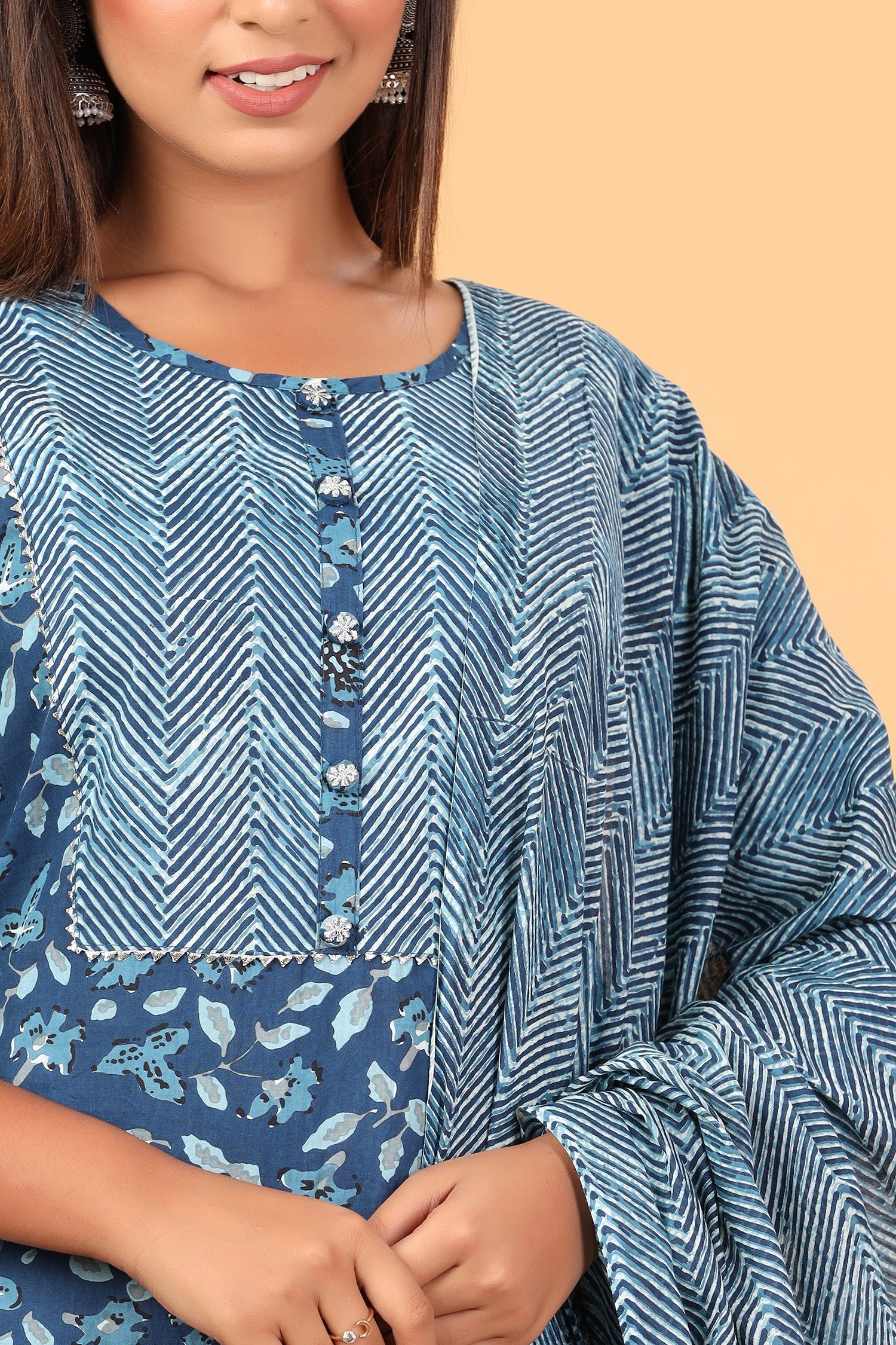 Kaajh Women's Blue Floral Print Suit Set