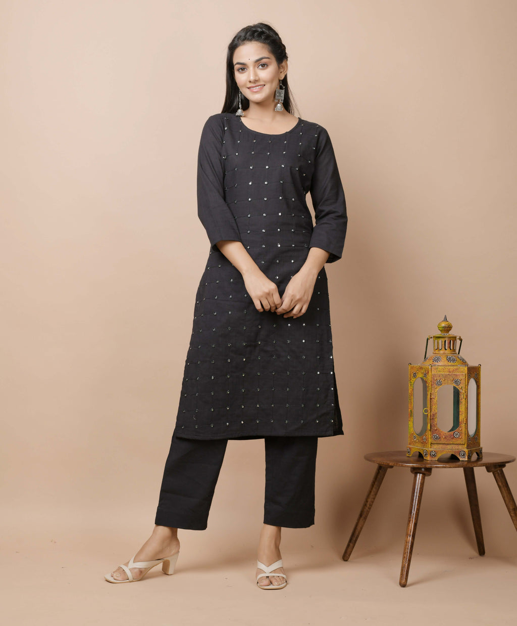 Kaajh Women's Black Solid Mirror Embellished Kurta Pant Set