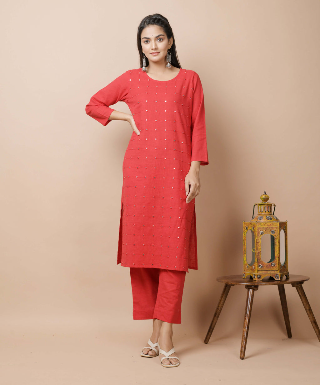 Kaajh Women's Red Solid Mirror Embellished Kurta Pant Set