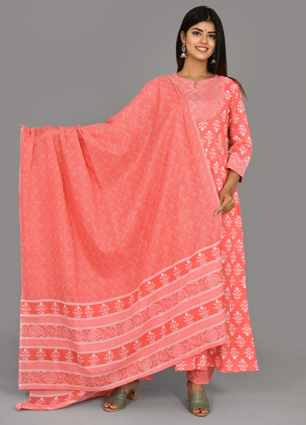Kaajh Pink Suit Set In Floral Print For Women