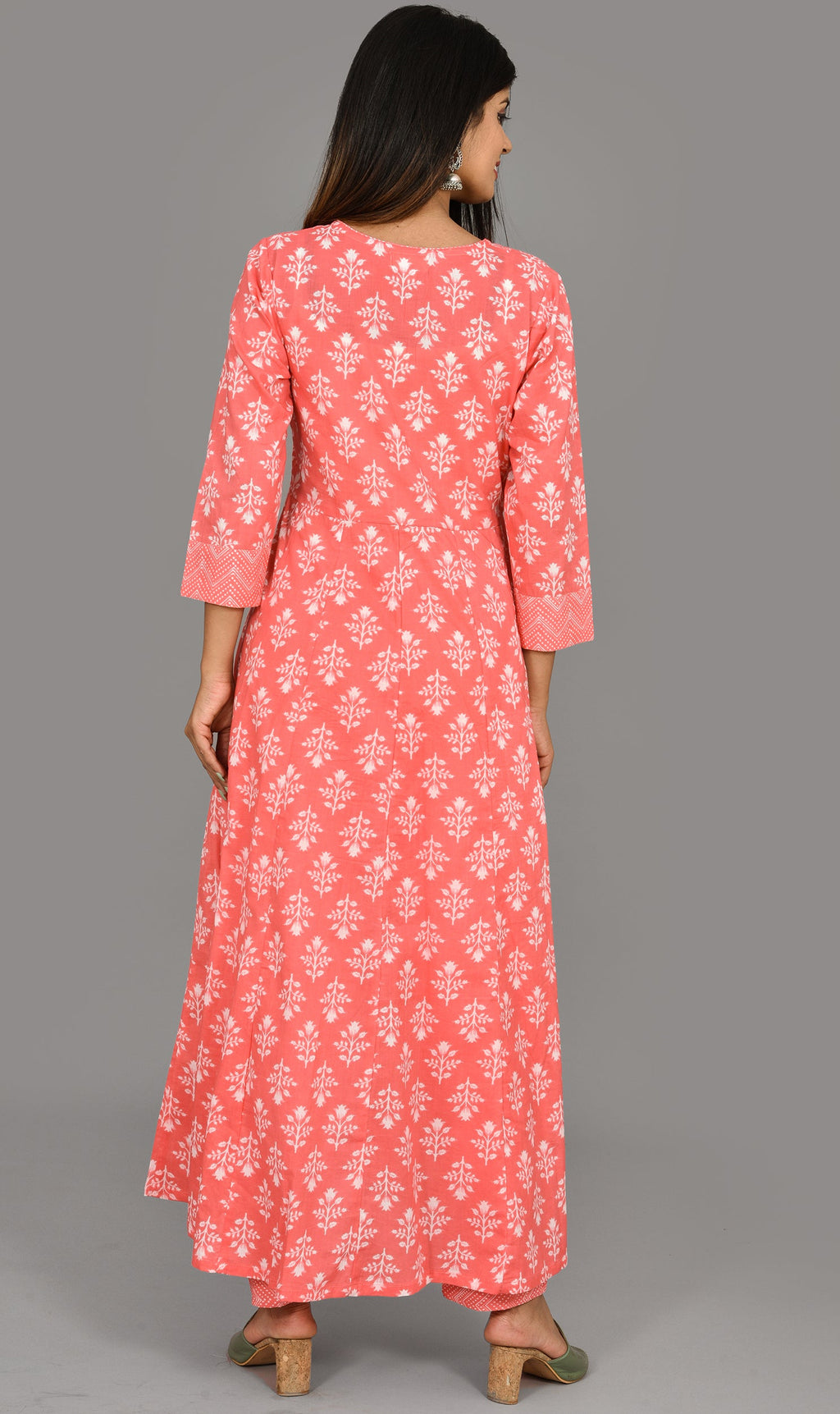 Kaajh Pink Suit Set In Floral Print For Women
