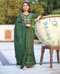 Kaajh Women's Green Bandhej Print Suit Set
