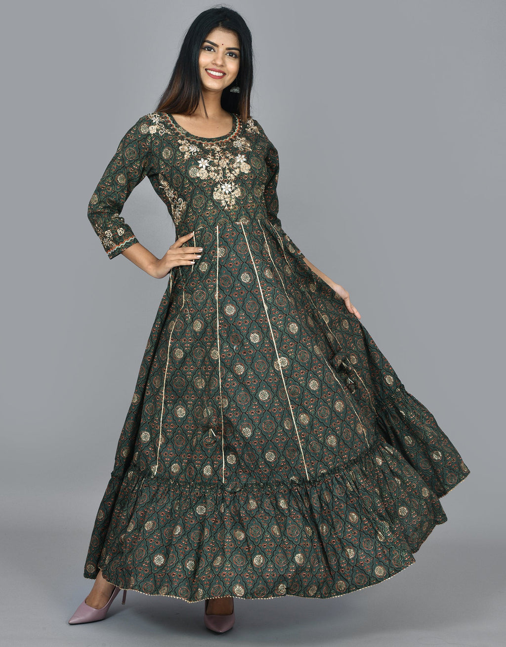 Kaajh Women's Green Zari Embroidery Anarkali Kurta