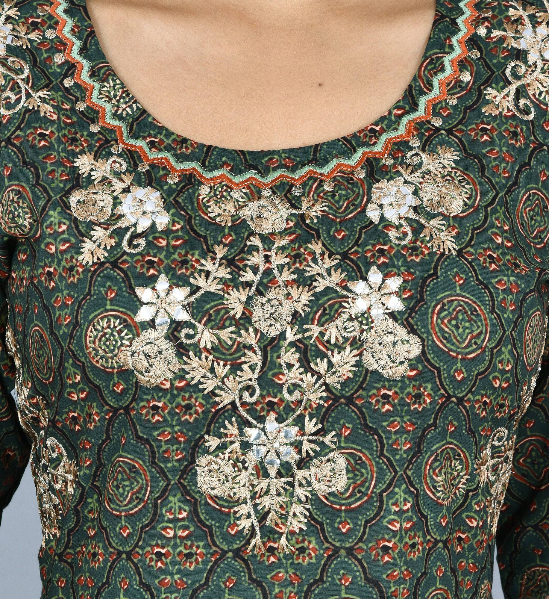 Kaajh Women's Green Zari Embroidery Anarkali Kurta