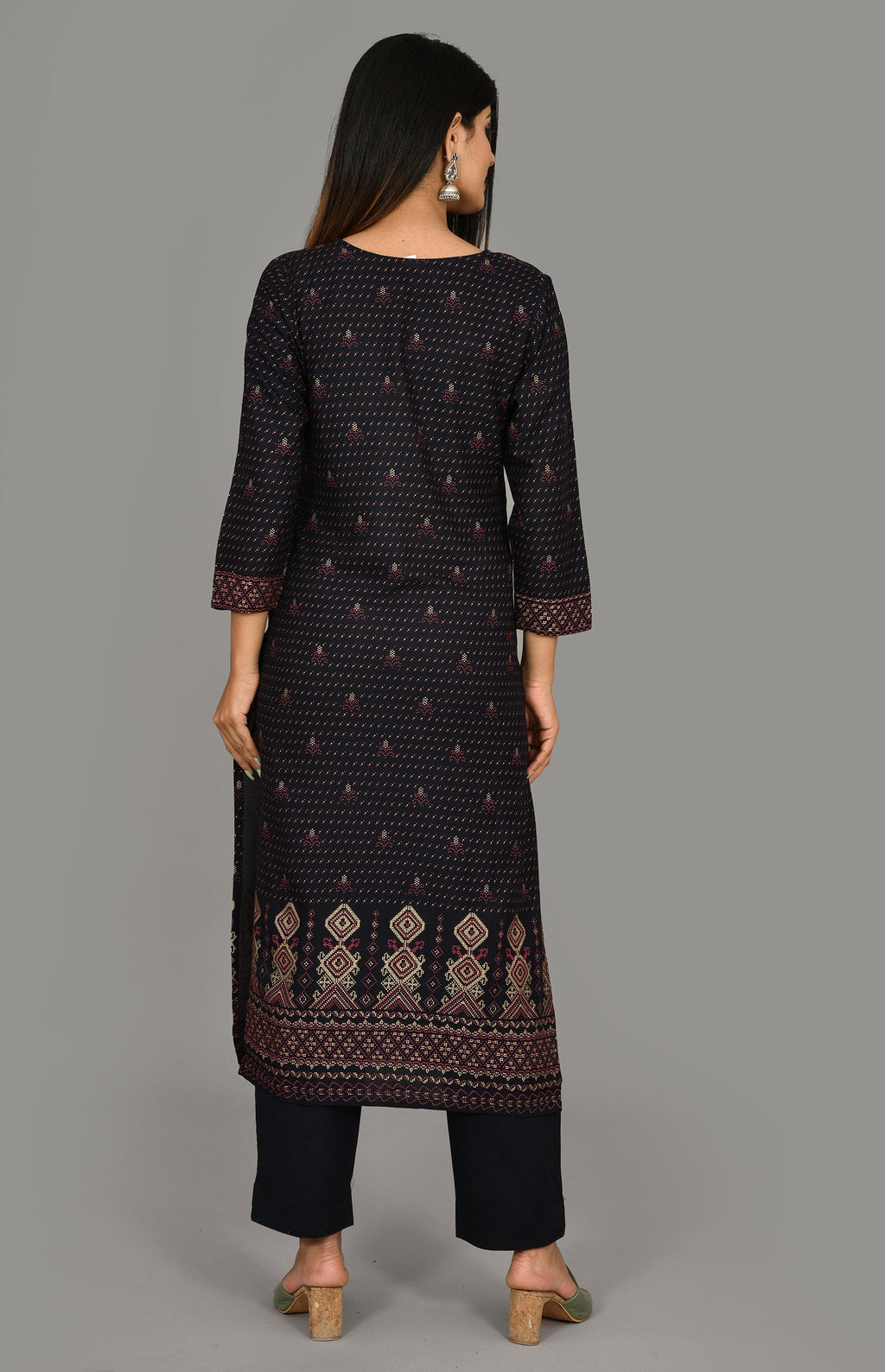 Kaajh Women's Blue Gold Printed Kurta Pant Set