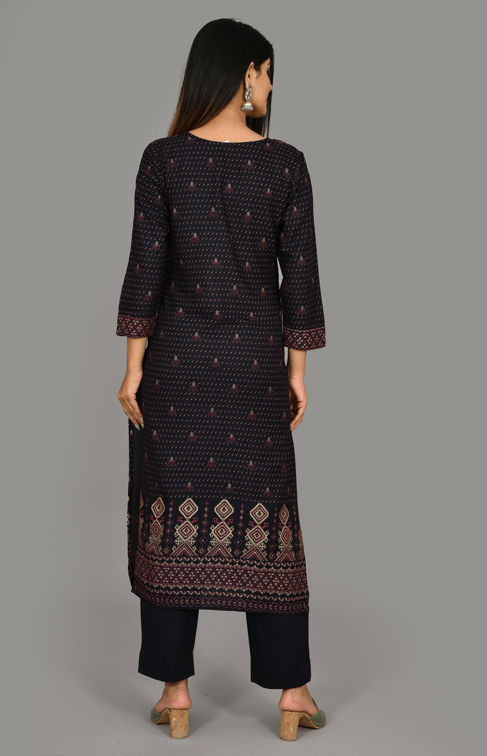 Kaajh Women's Blue Gold Printed Kurta Pant Set