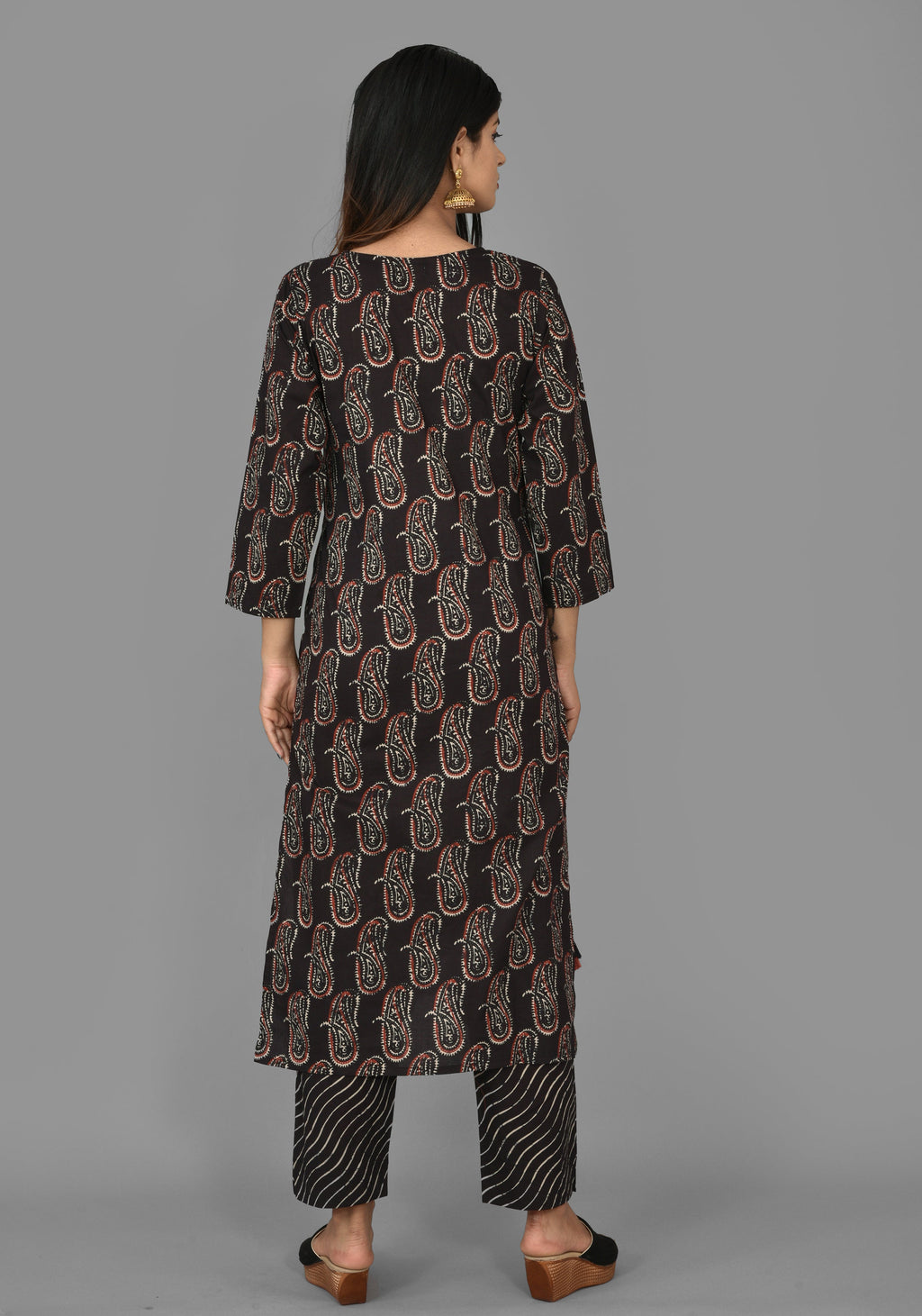 Kaajh Women's Black Paisley Print Cotton Suit Set