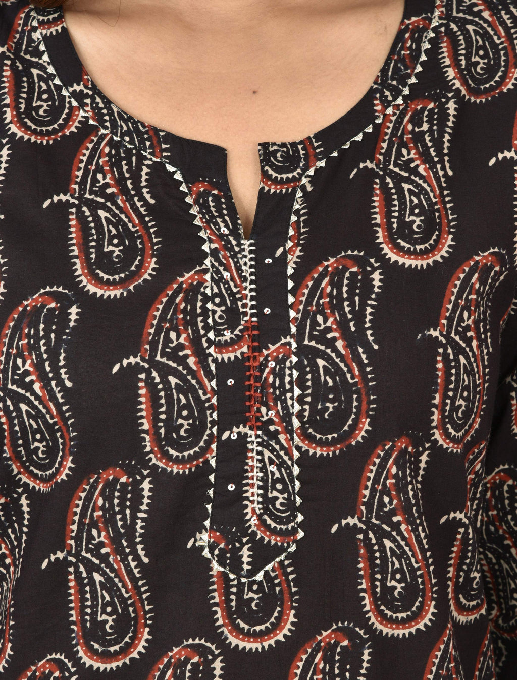 Kaajh Women's Black Paisley Print Cotton Suit Set