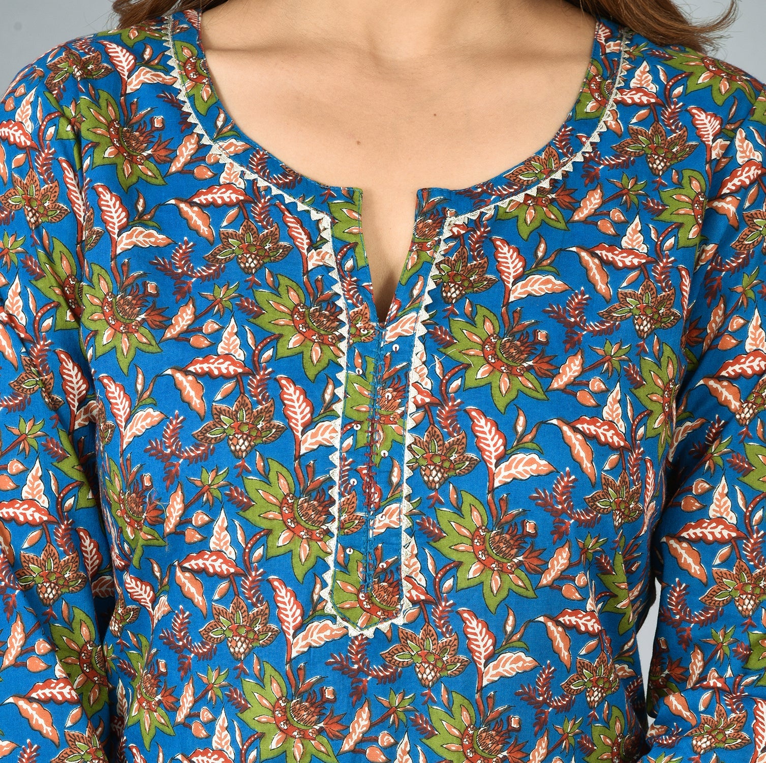 Kaajh Blue Floral Print Cotton Suit Set For Women