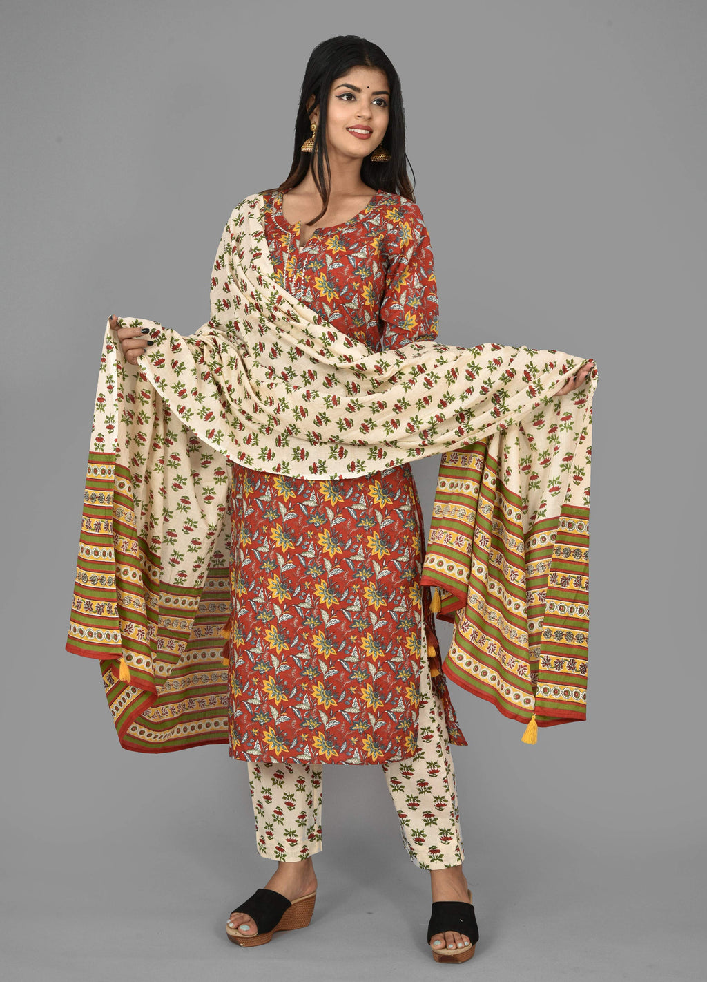 Kaajh Women's Red Floral Print Cotton Suit Set