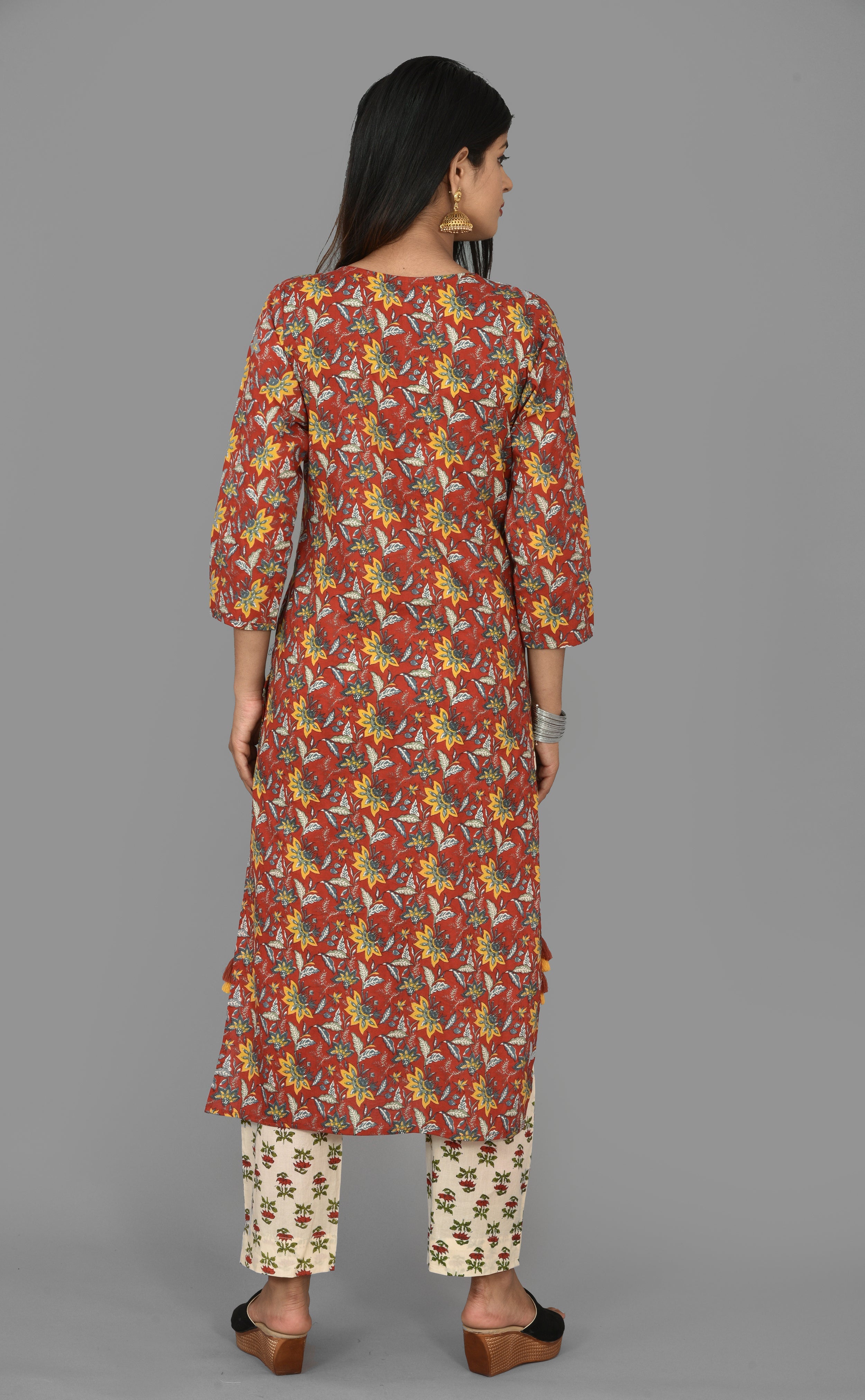 Kaajh Women's Red Floral Print Cotton Suit Set