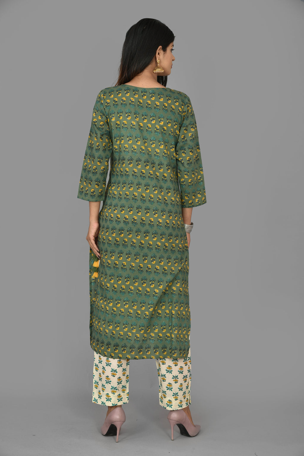 Kaajh Green Floral Print Cotton Suit Set For Women