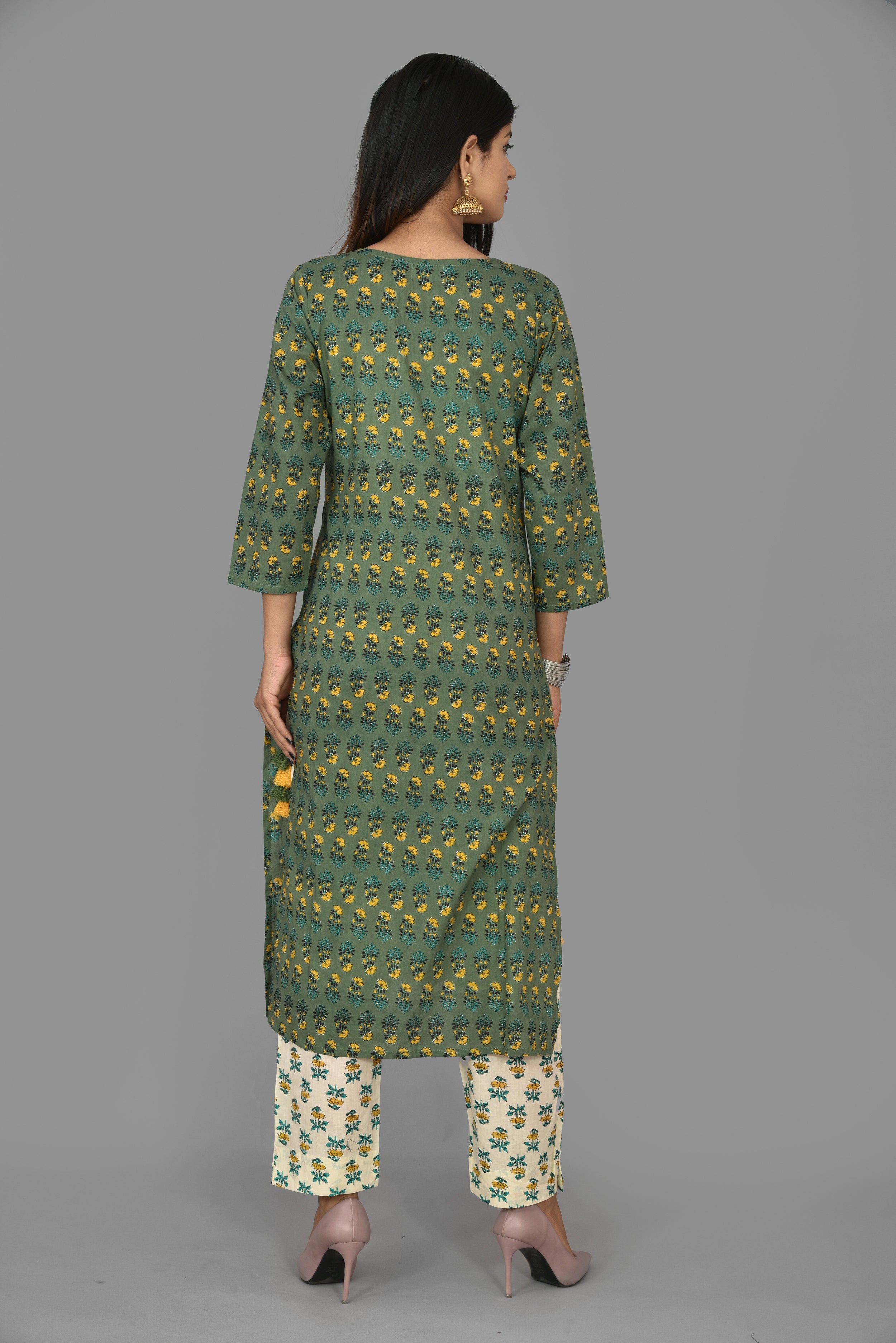 Kaajh Green Floral Print Cotton Suit Set For Women