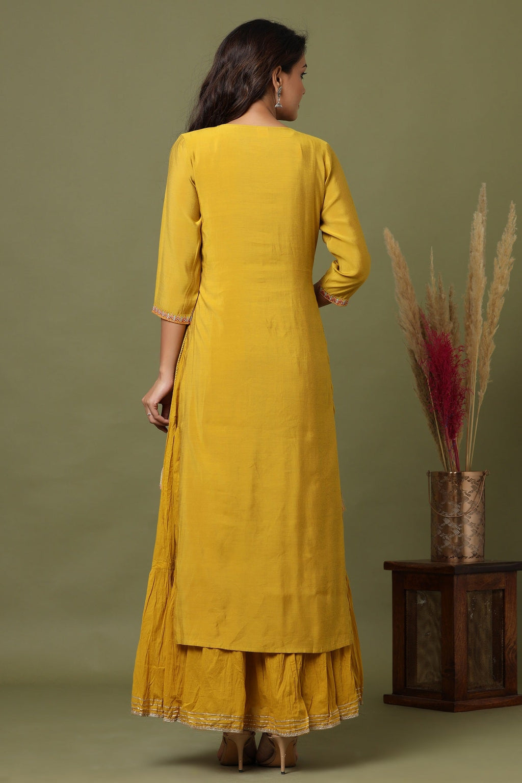 Kaajh Women's Yellow Embroidery Chanderi Ethnic Kurta
