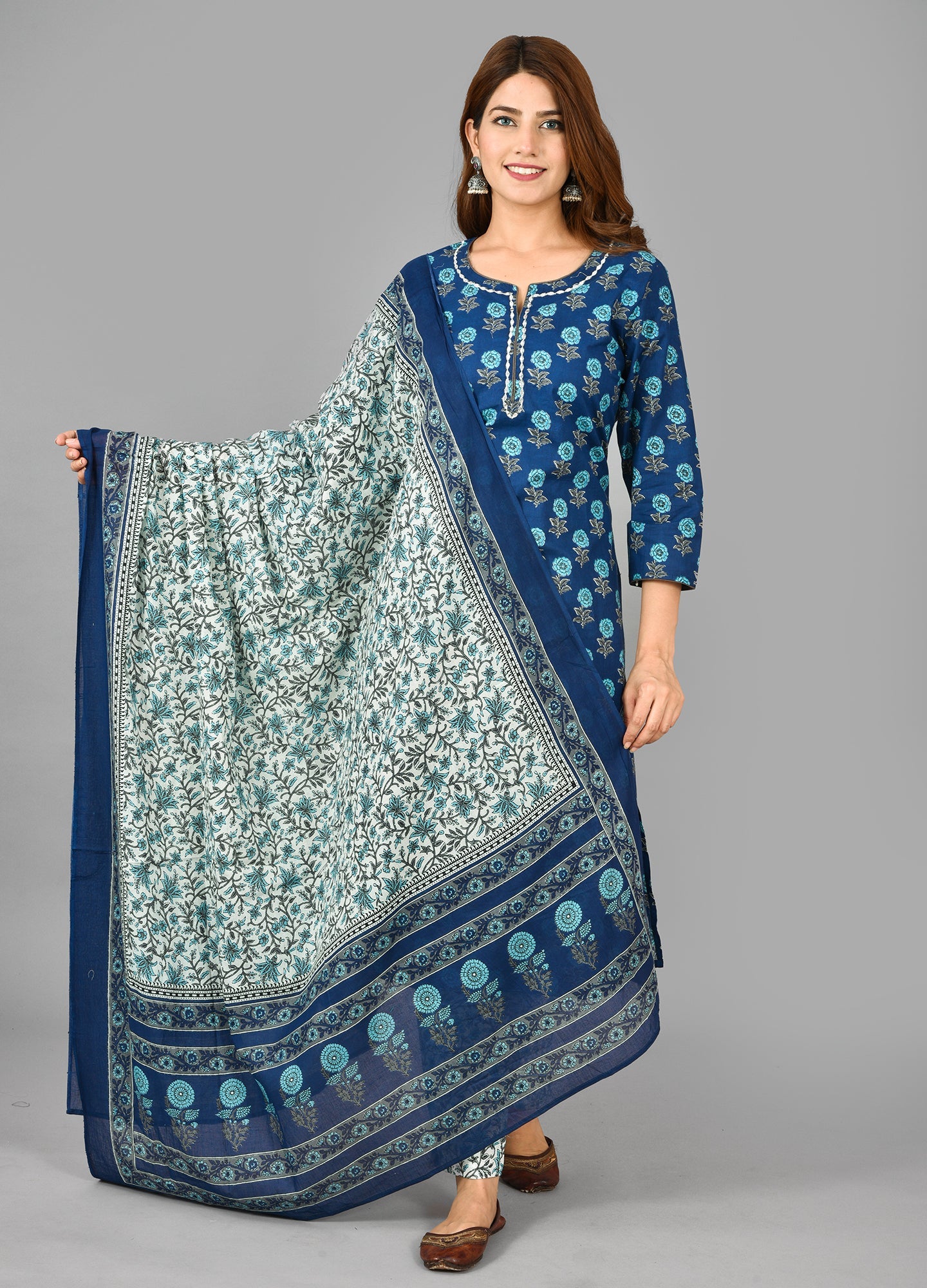 Kaajh Women's Blue Floral Print Cotton Suit Set