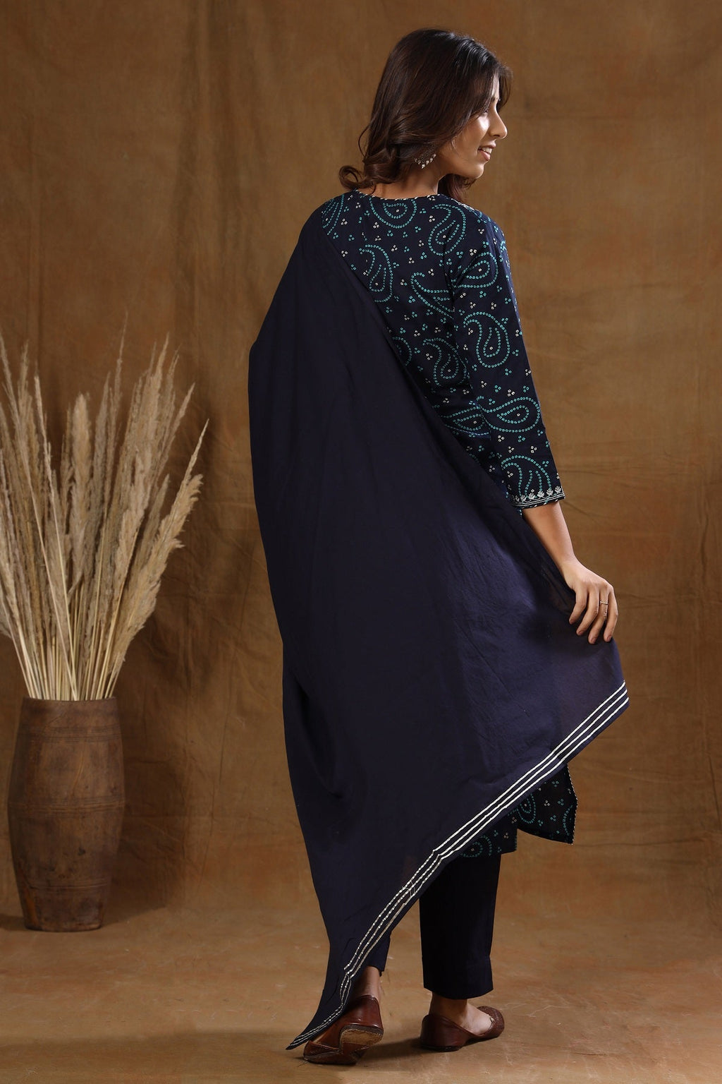 Kaajh Women's Blue Bandhej Embroidery Suit Set