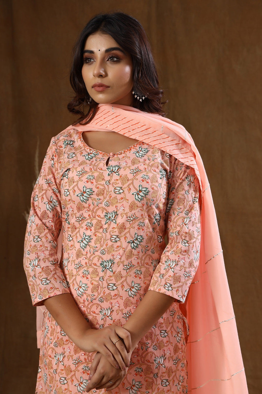 Kaajh Women's Pink Floral Print Beautiful Suit Set