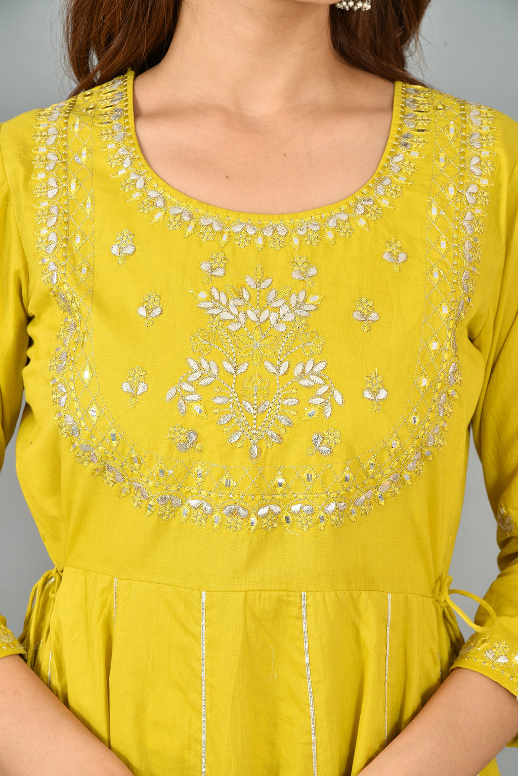 Kaajh Women's Yellow Zari Embroidery Anarkali Kurta
