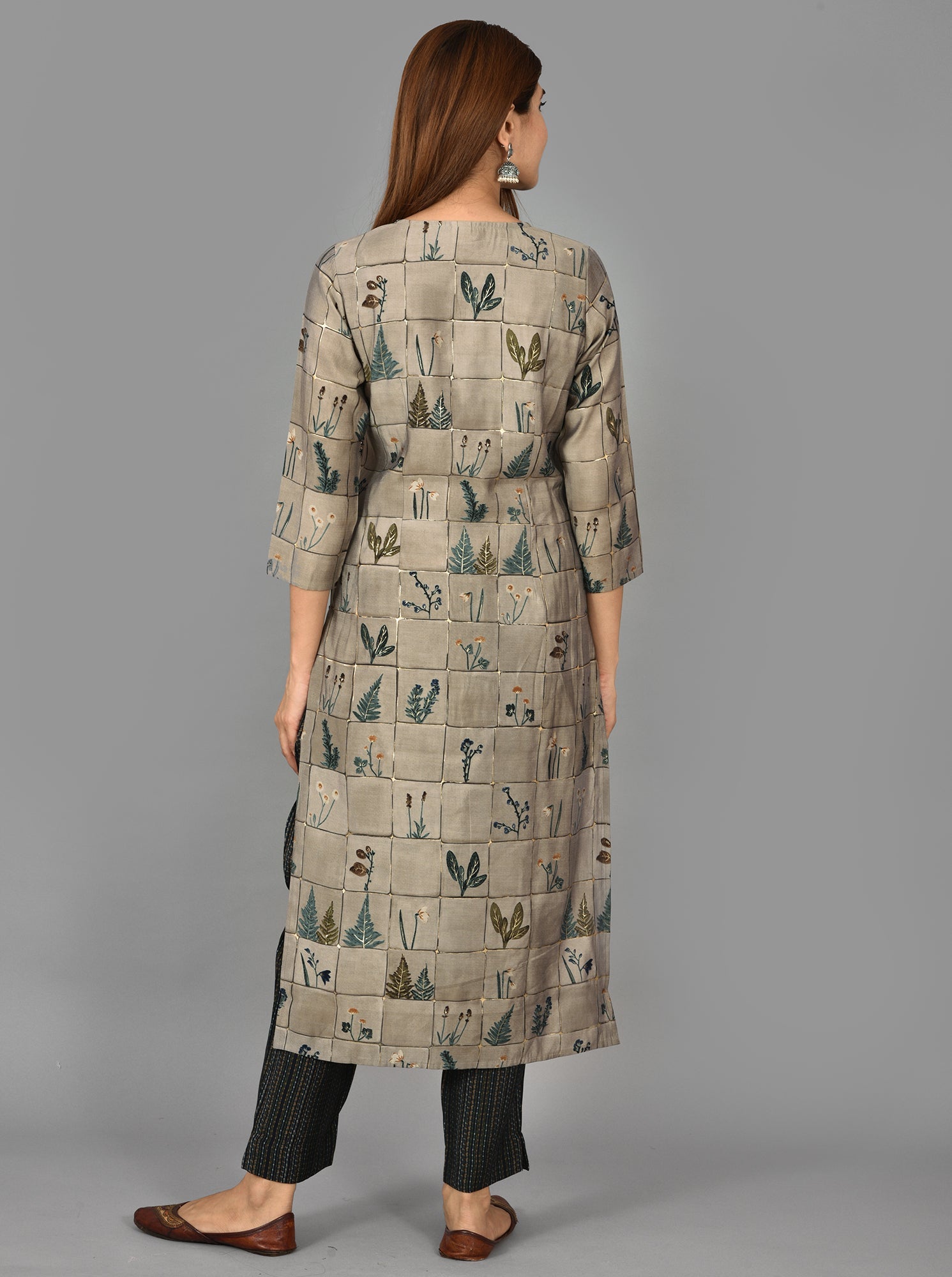Kaajh Women's Grey Floral Printed Modal Kurta Pant Set