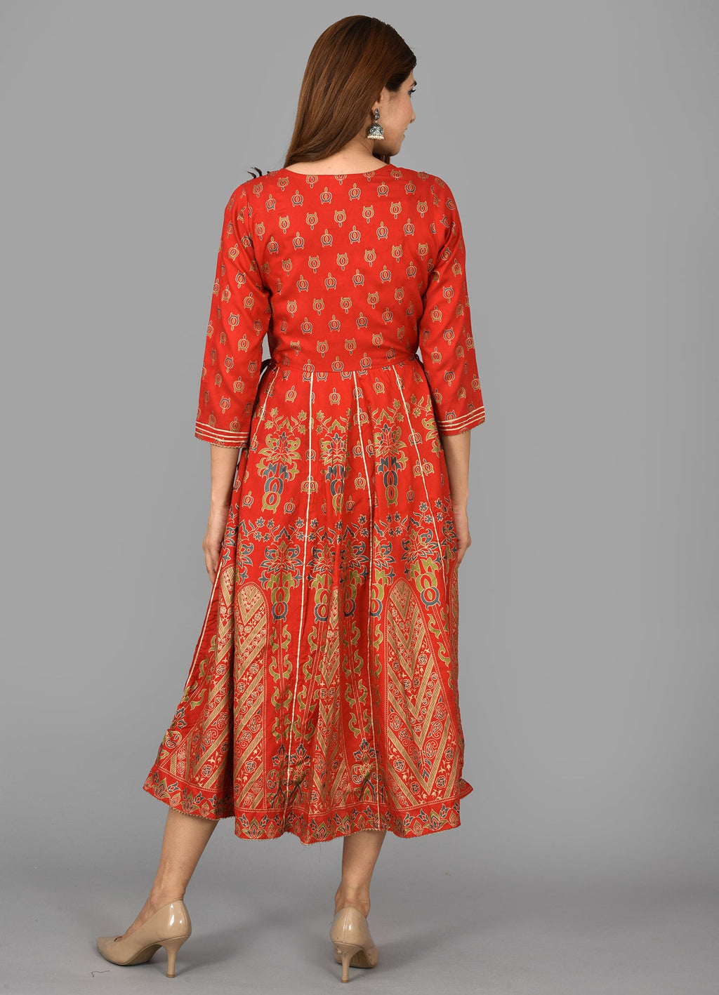Kaajh Women's Red Gold Print Rayon Kurta