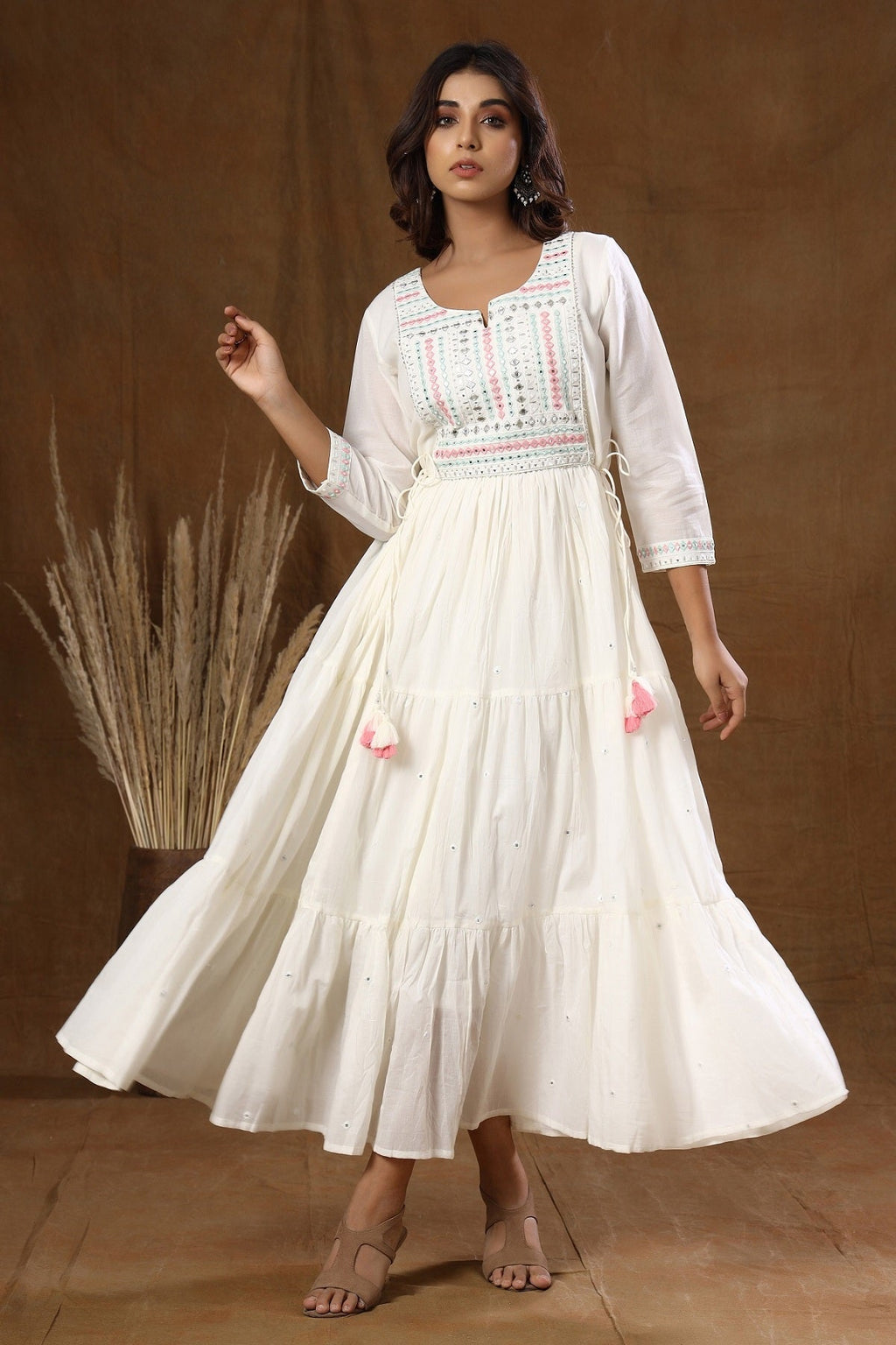 Kaajh Women's White Mirror Embellishment Anarkali Kurta