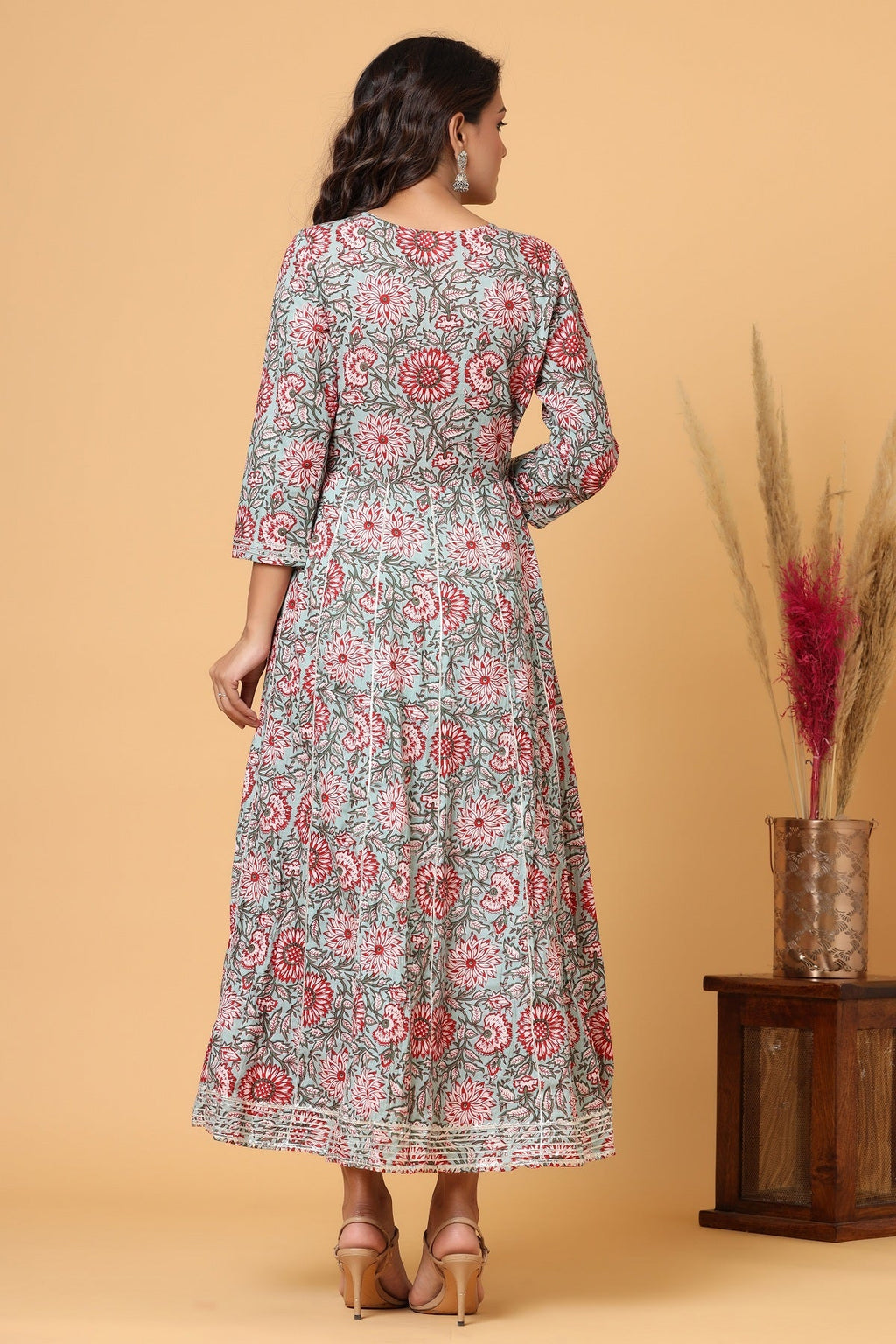 Kaajh Women's Green Red Floral Print Embroidery Anarkali Kurta