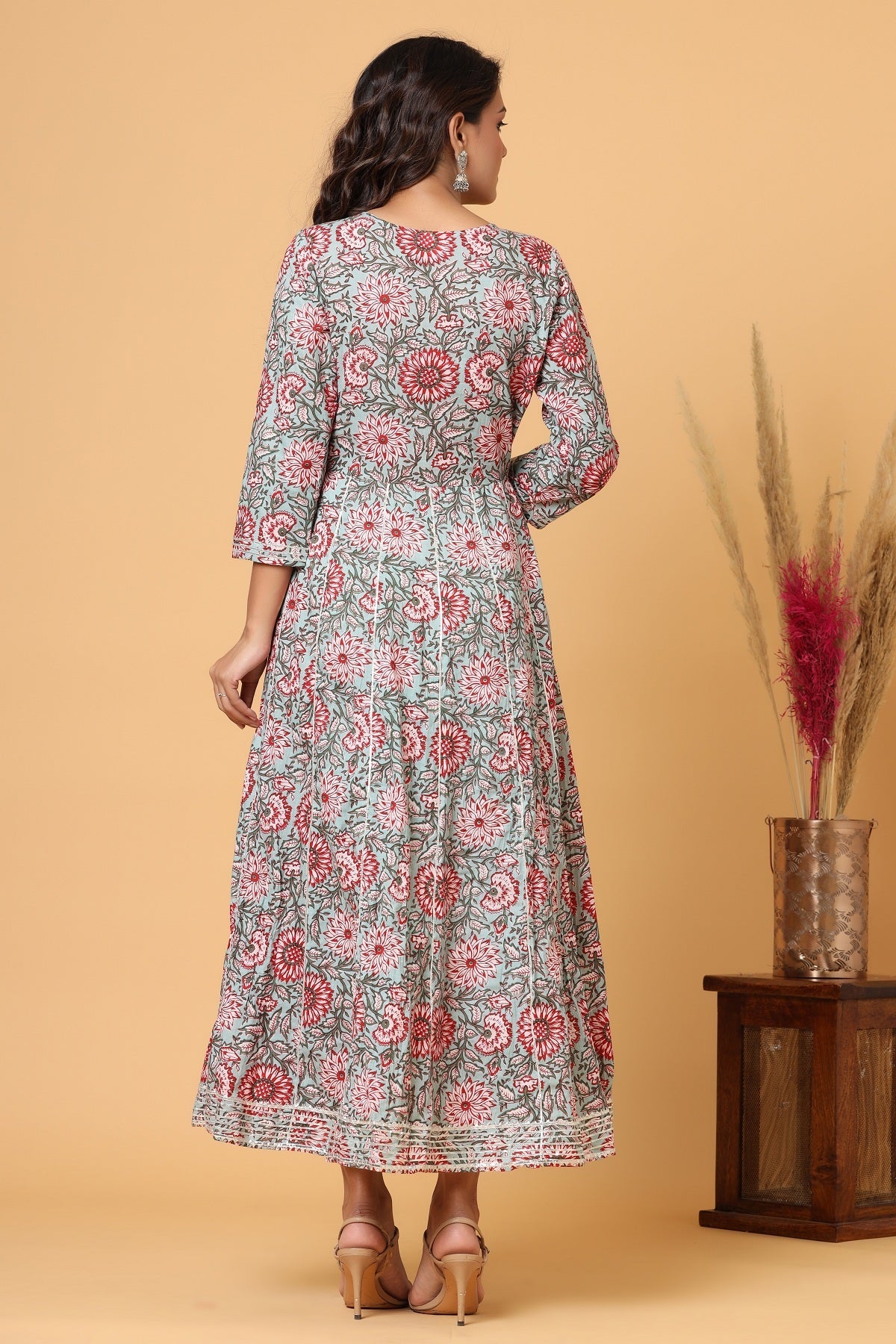 Kaajh Women's Green Red Floral Print Embroidery Anarkali Kurta