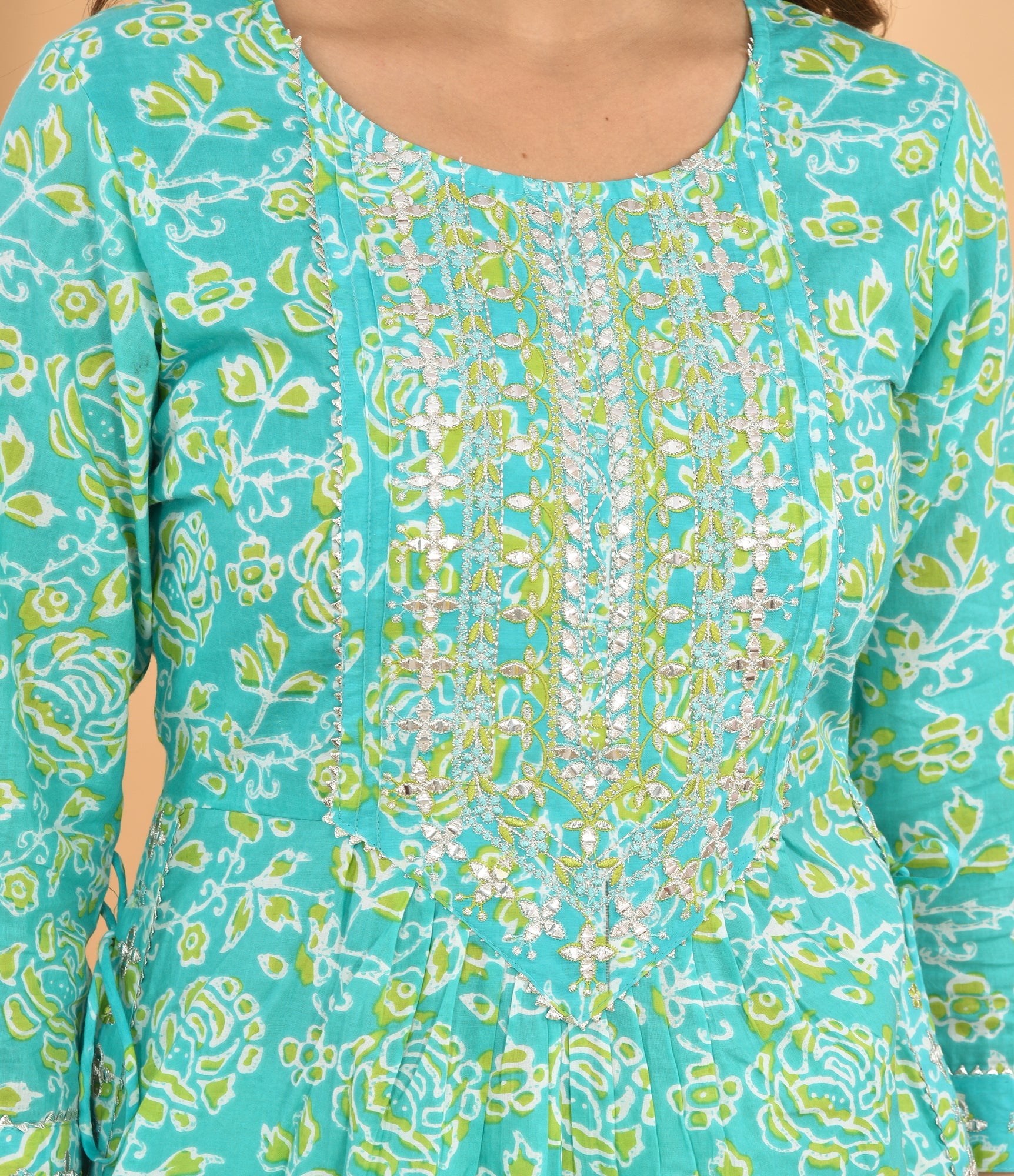 Kaajh Women's Sea Green Floral Printed Kurta Pant Set